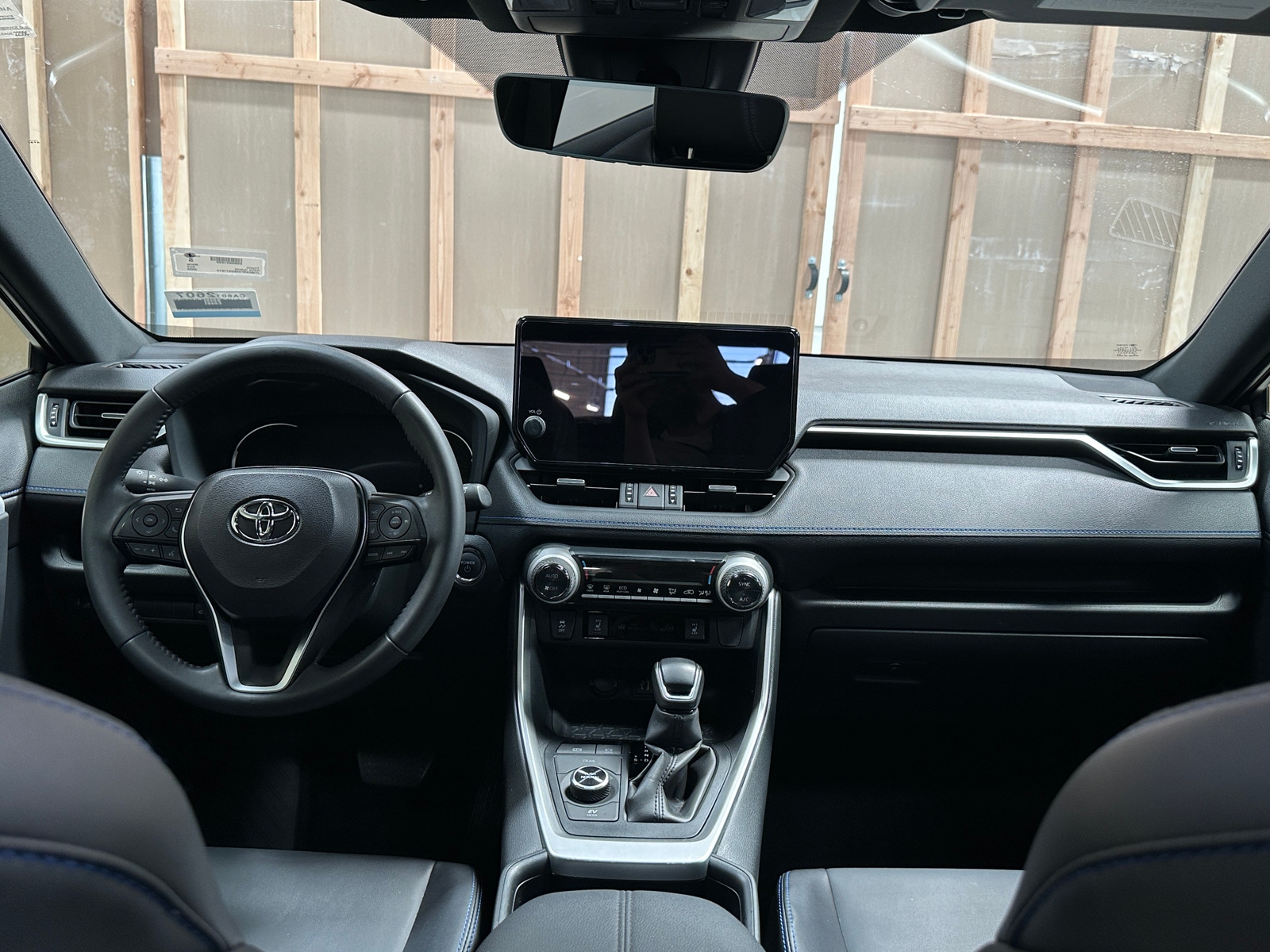 Thumbnail: 2025 Toyota RAV4 - 2