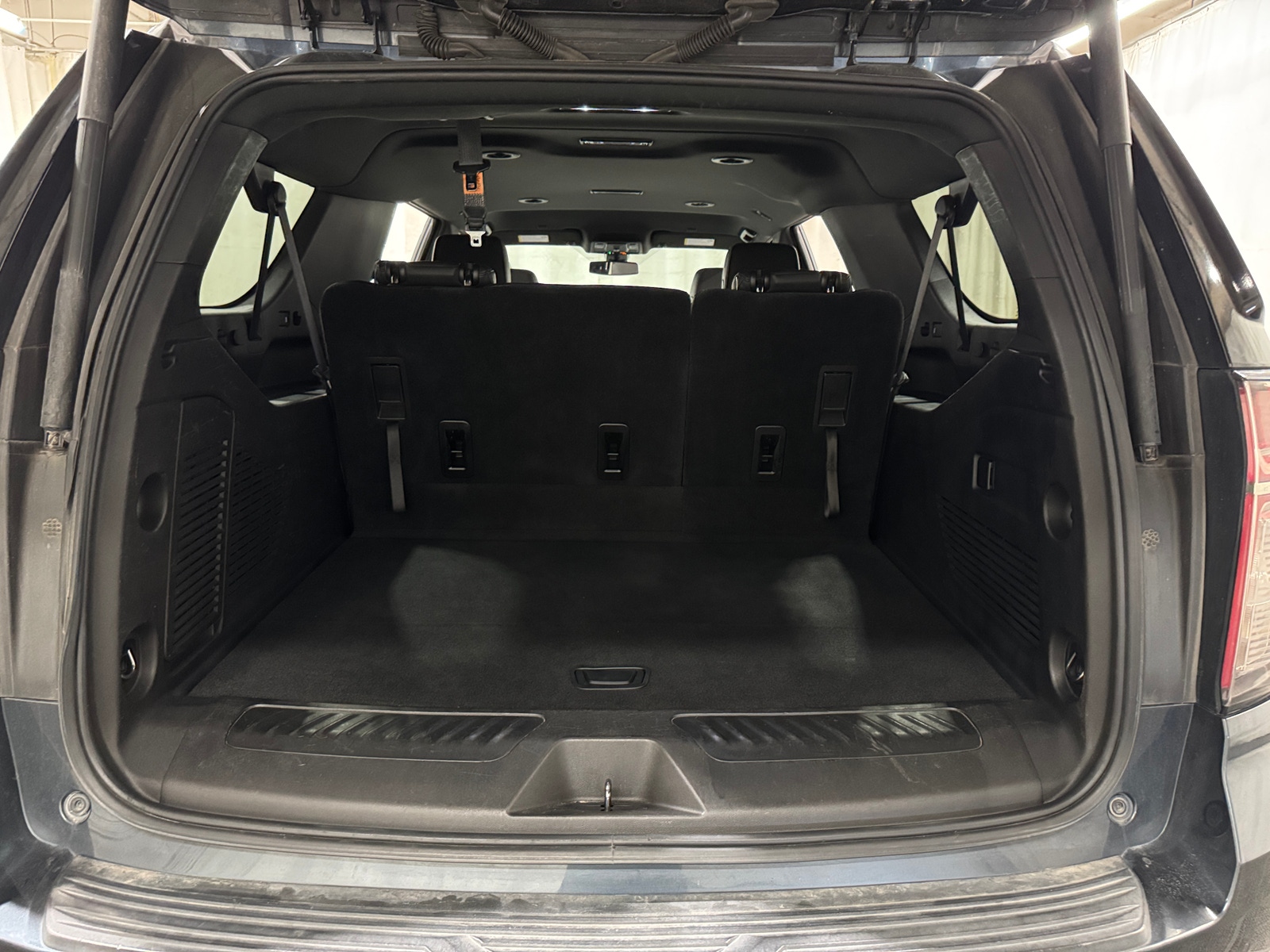 Thumbnail: 2021 Chevrolet Suburban - 6