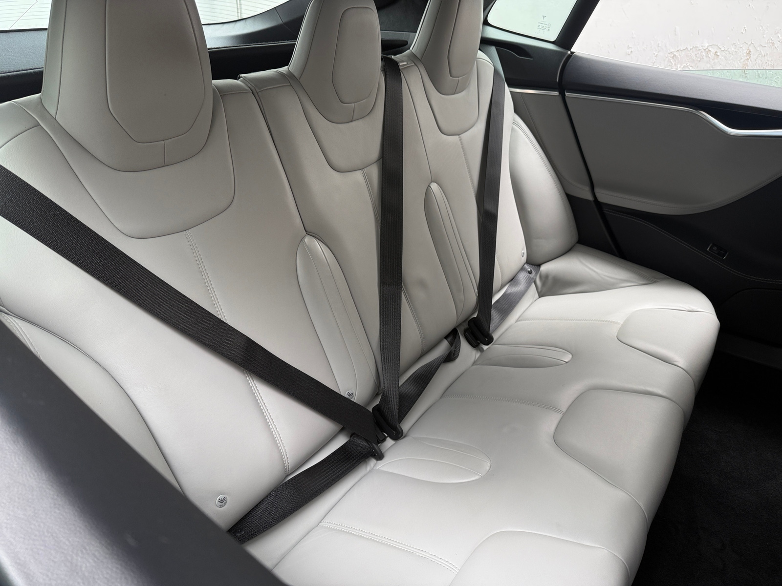 Thumbnail: 2015 Tesla Model S - 5