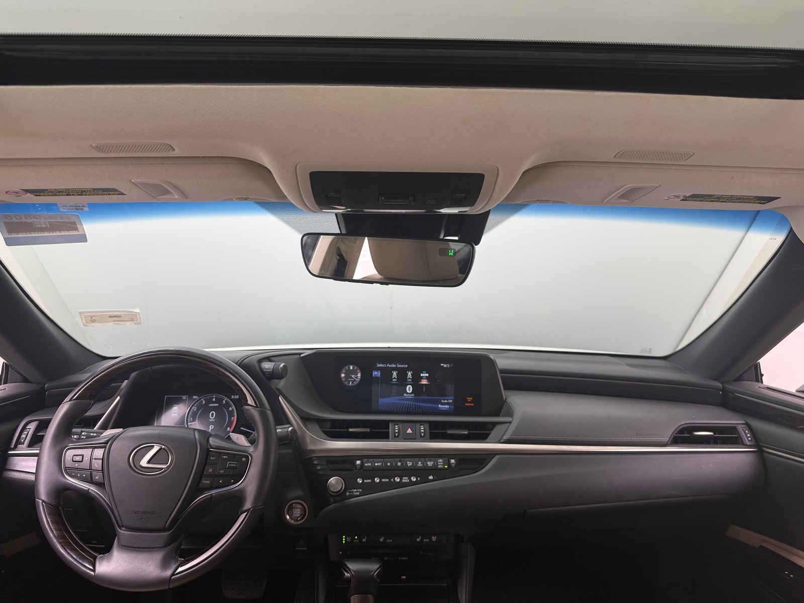 Thumbnail: 2021 Lexus ES - 2