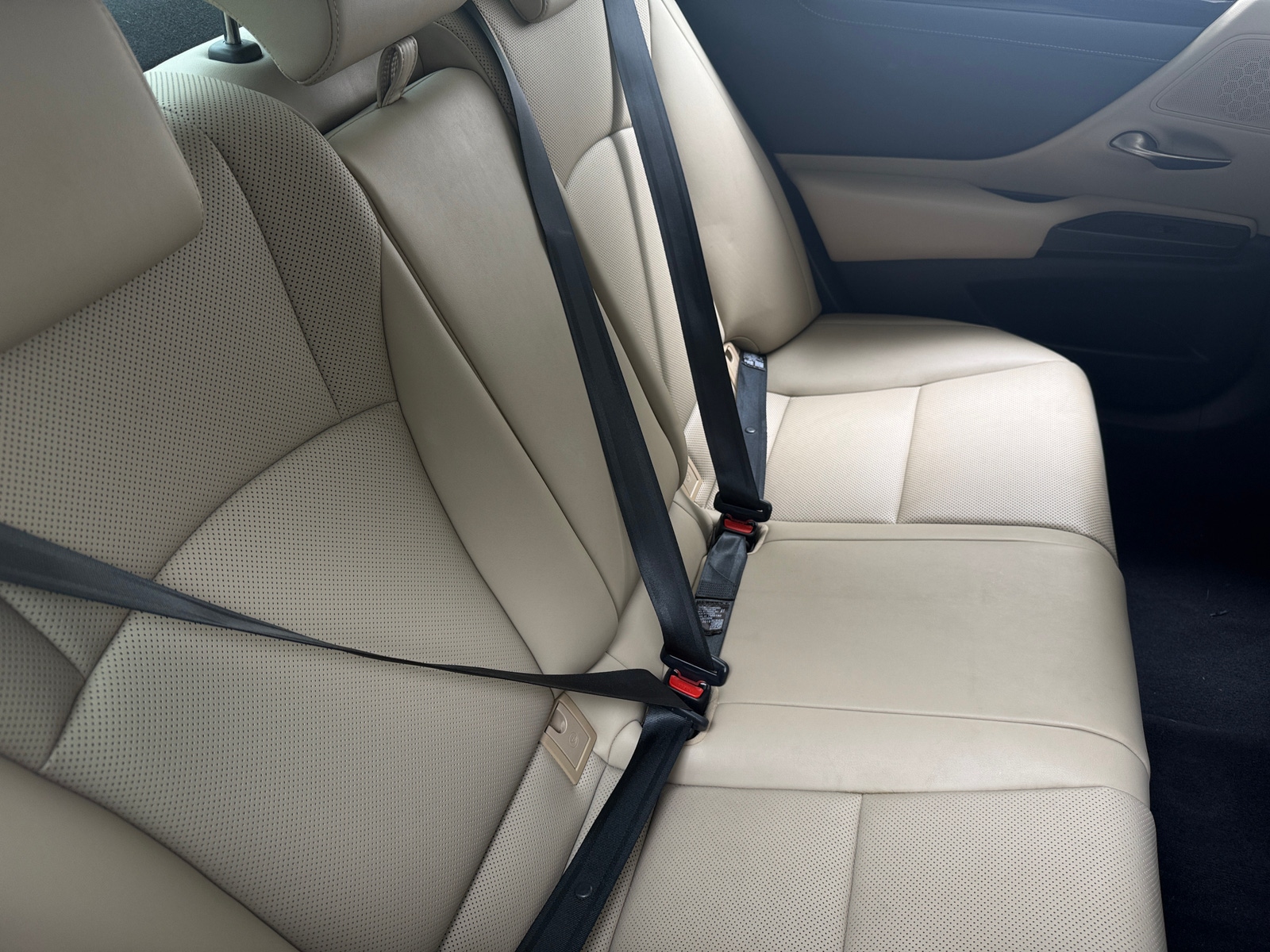 Thumbnail: 2020 Lexus ES - 5