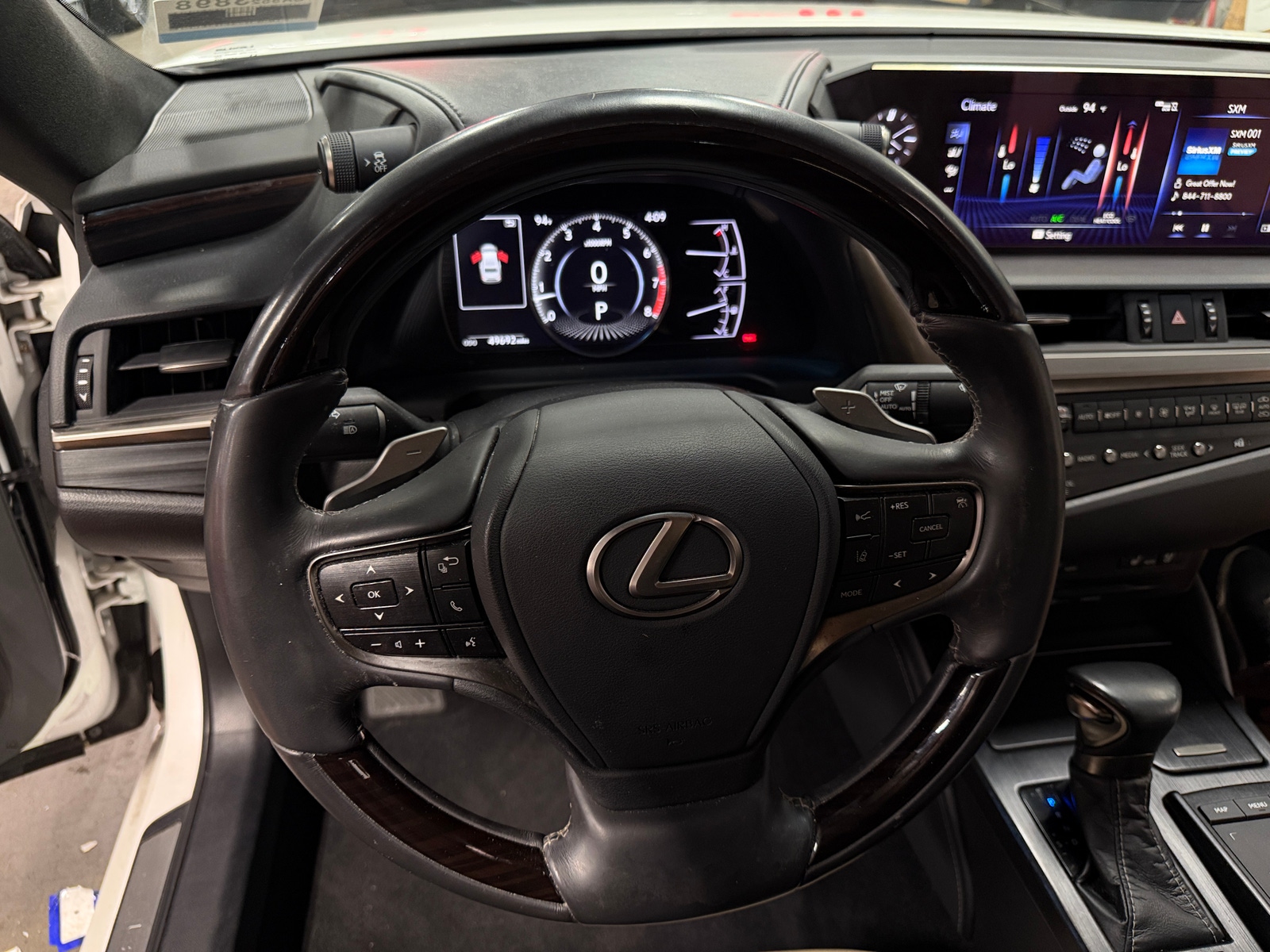 Thumbnail: 2020 Lexus ES - 4