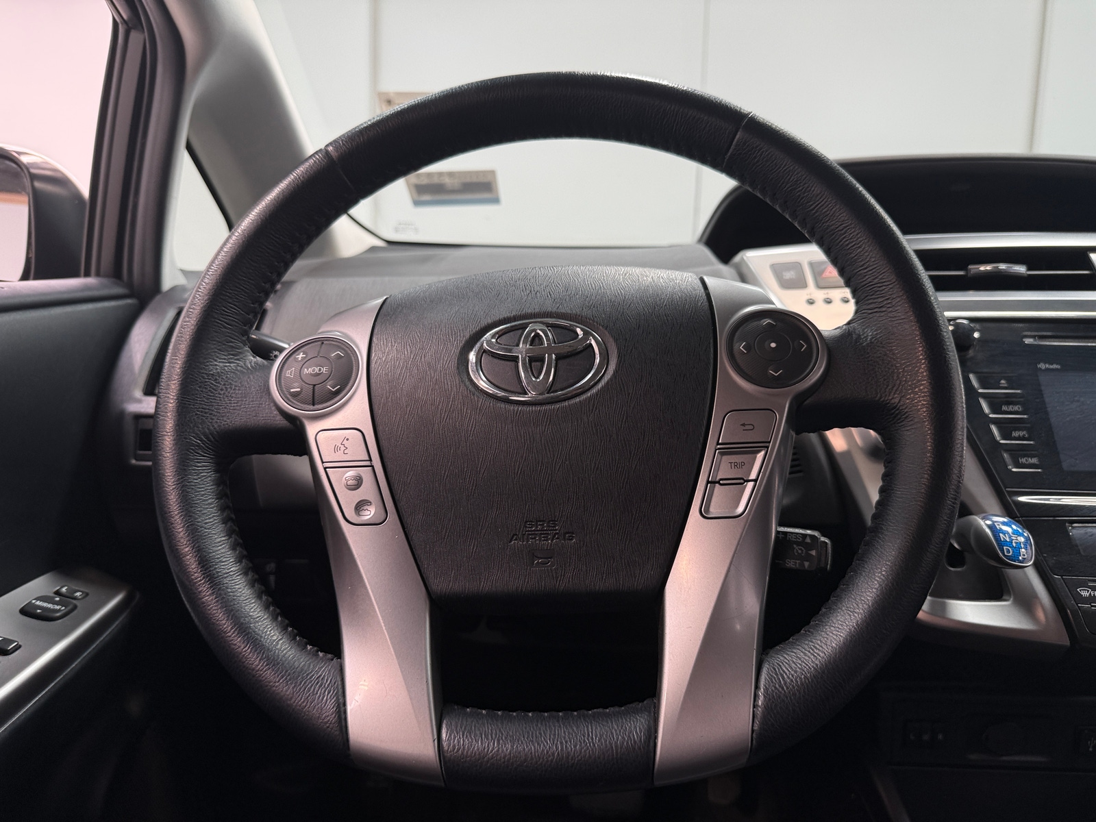 Thumbnail: 2016 Toyota Prius v - 5