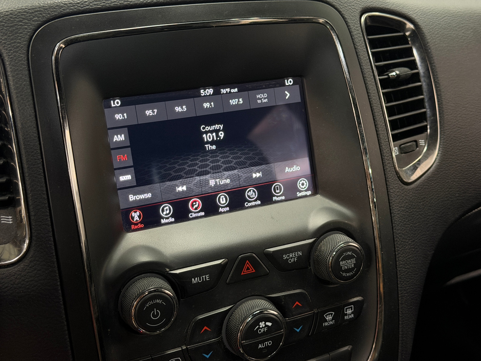 Thumbnail: 2020 Dodge Durango - 3