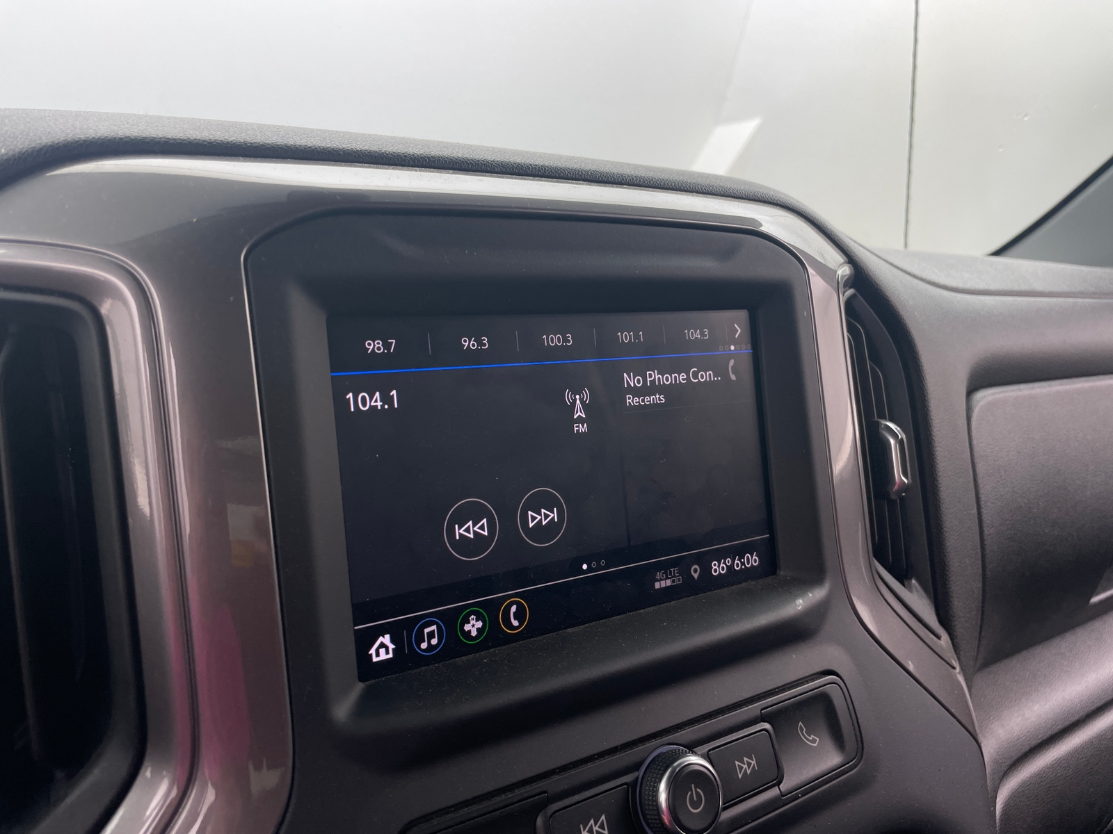 Thumbnail: 2020 Chevrolet Silverado 1500 - 4