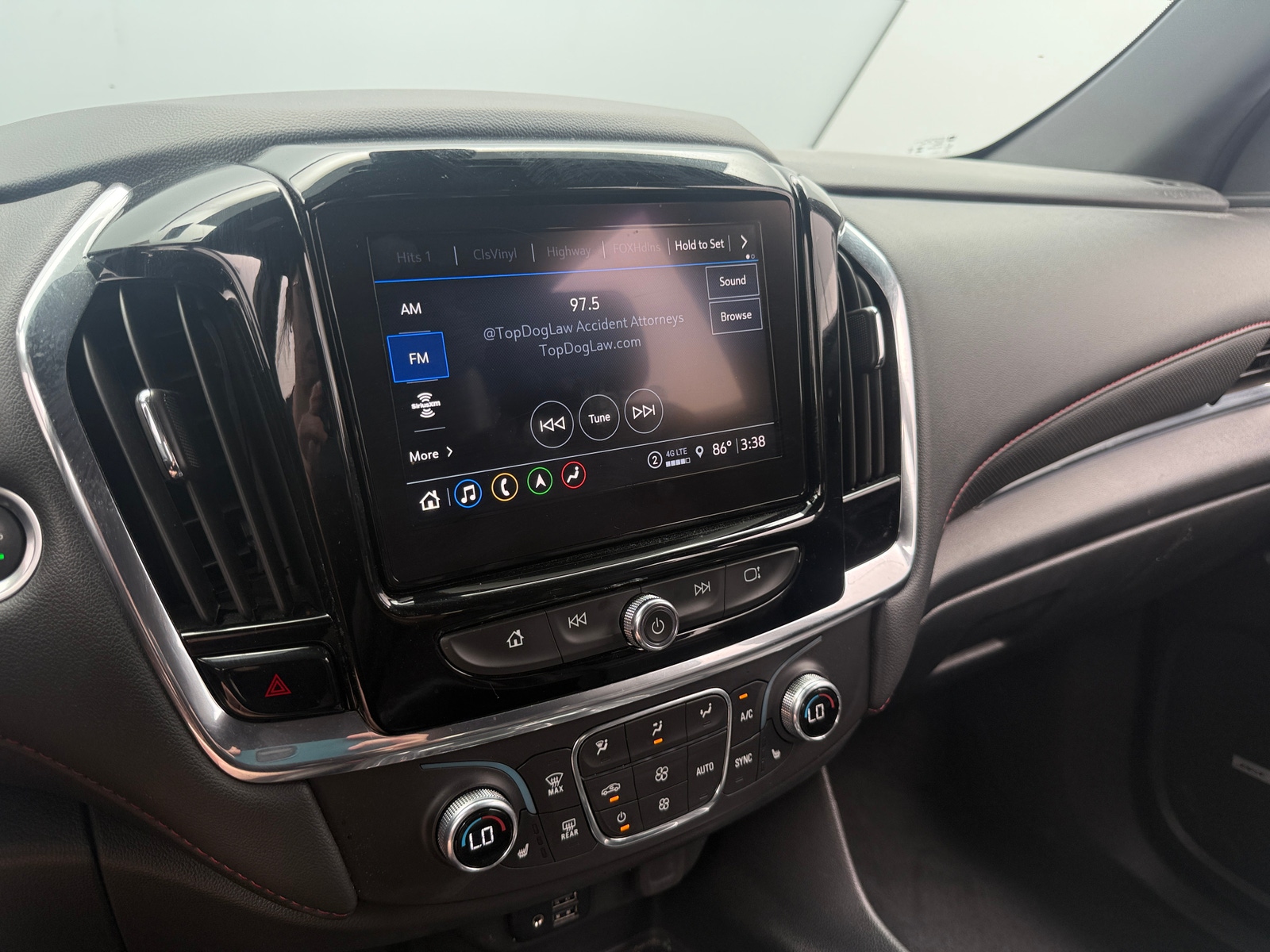 Thumbnail: 2023 Chevrolet Traverse - 3