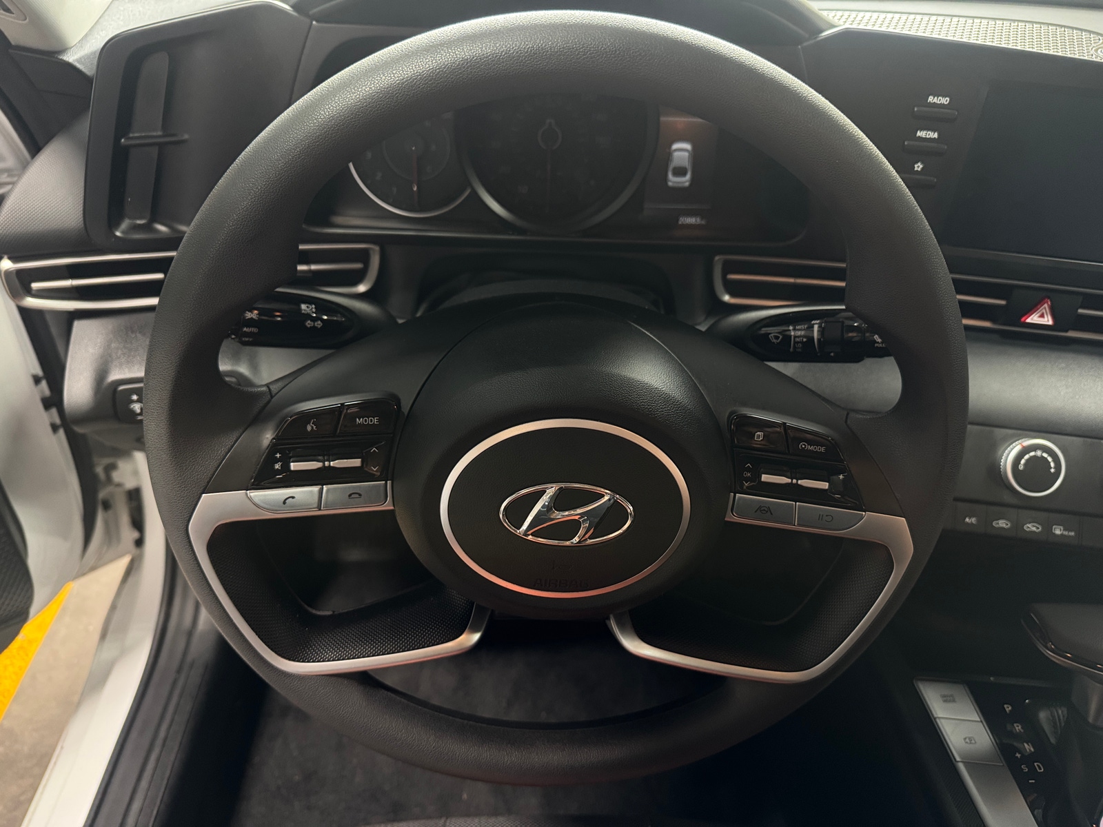 Thumbnail: 2023 Hyundai Elantra - 5