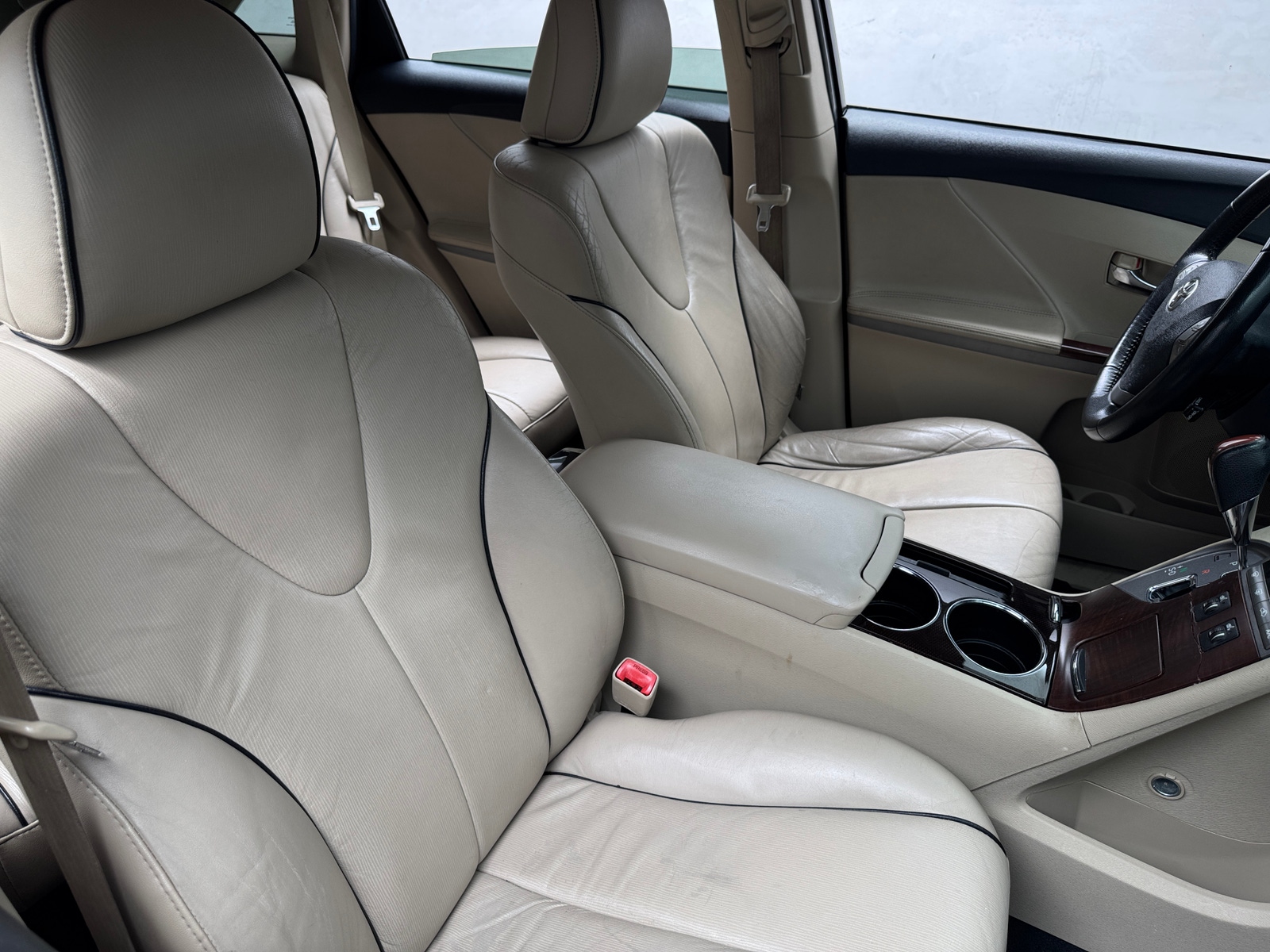Thumbnail: 2011 Toyota Venza - 2
