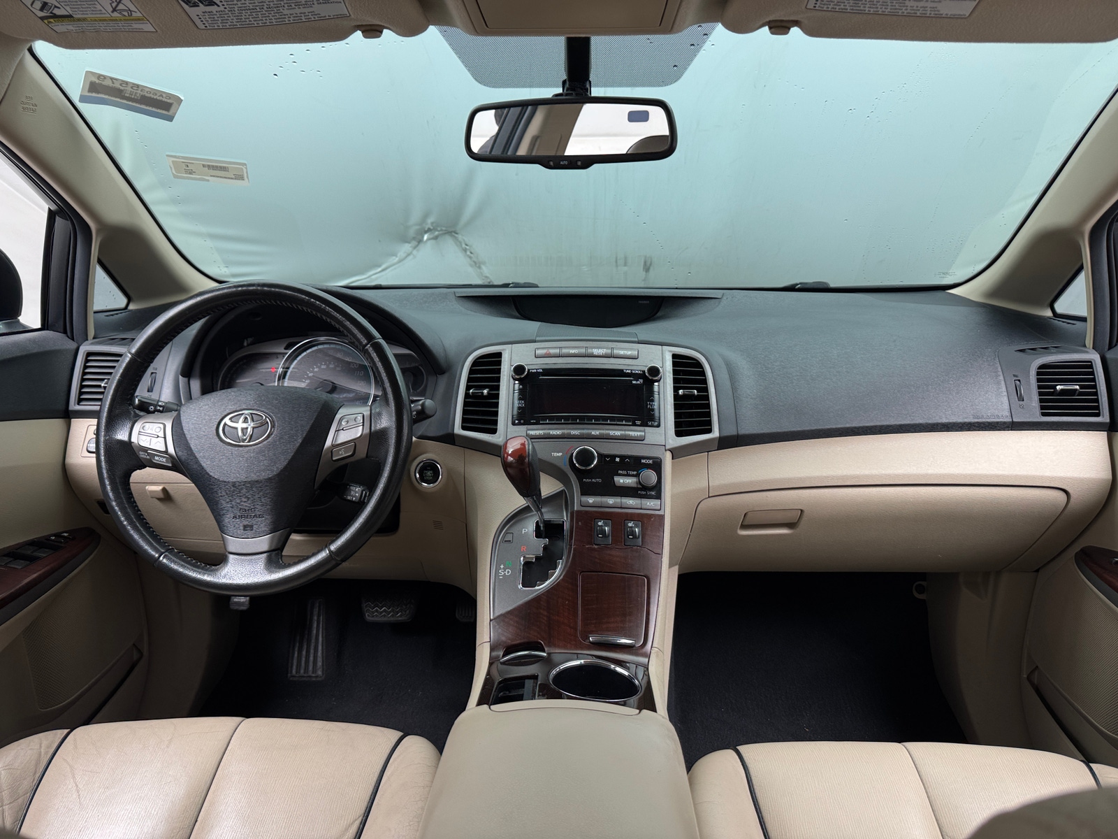 Thumbnail: 2011 Toyota Venza - 3
