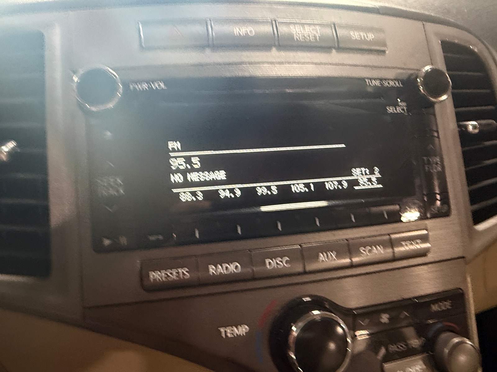 Thumbnail: 2011 Toyota Venza - 4