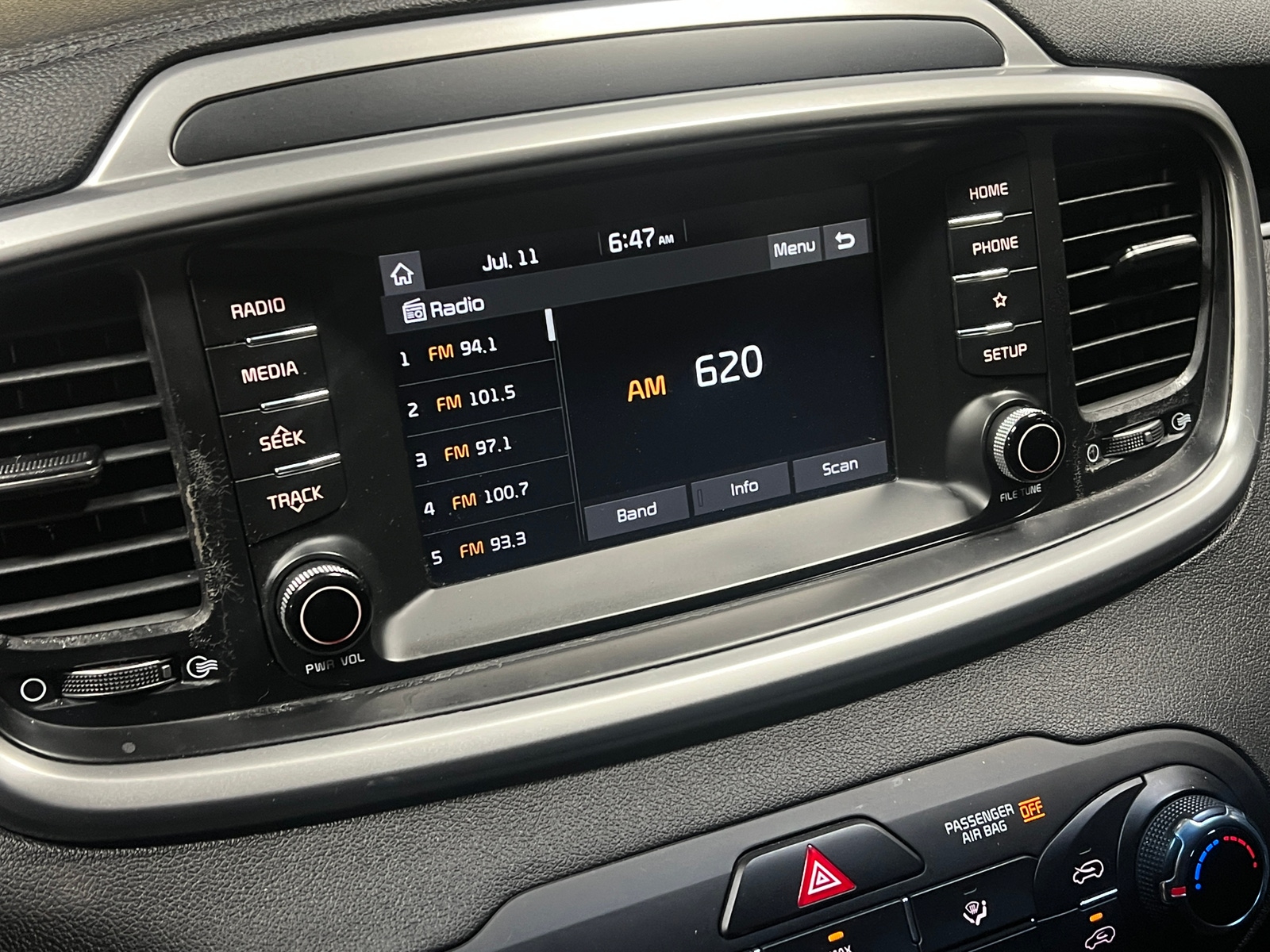 Thumbnail: 2019 Kia Sorento - 4