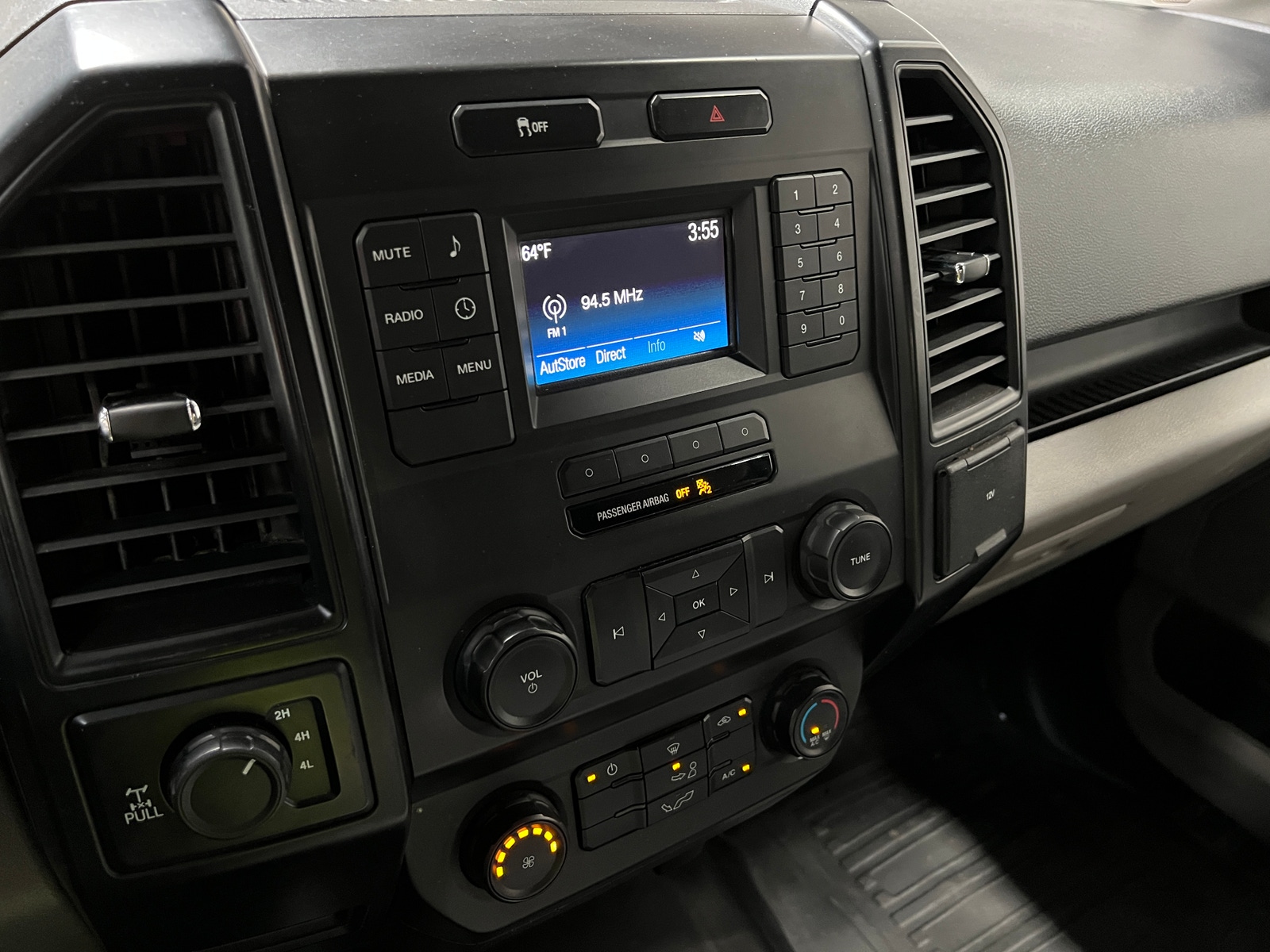 Thumbnail: 2017 Ford Econoline - 4