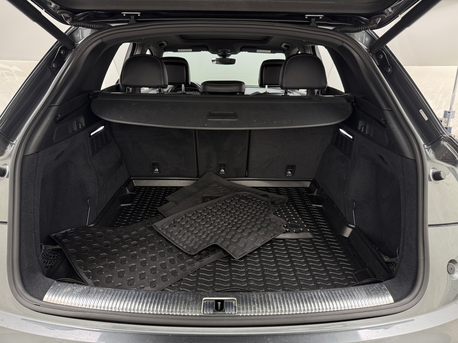 Thumbnail: 2019 Audi SQ5 - 6