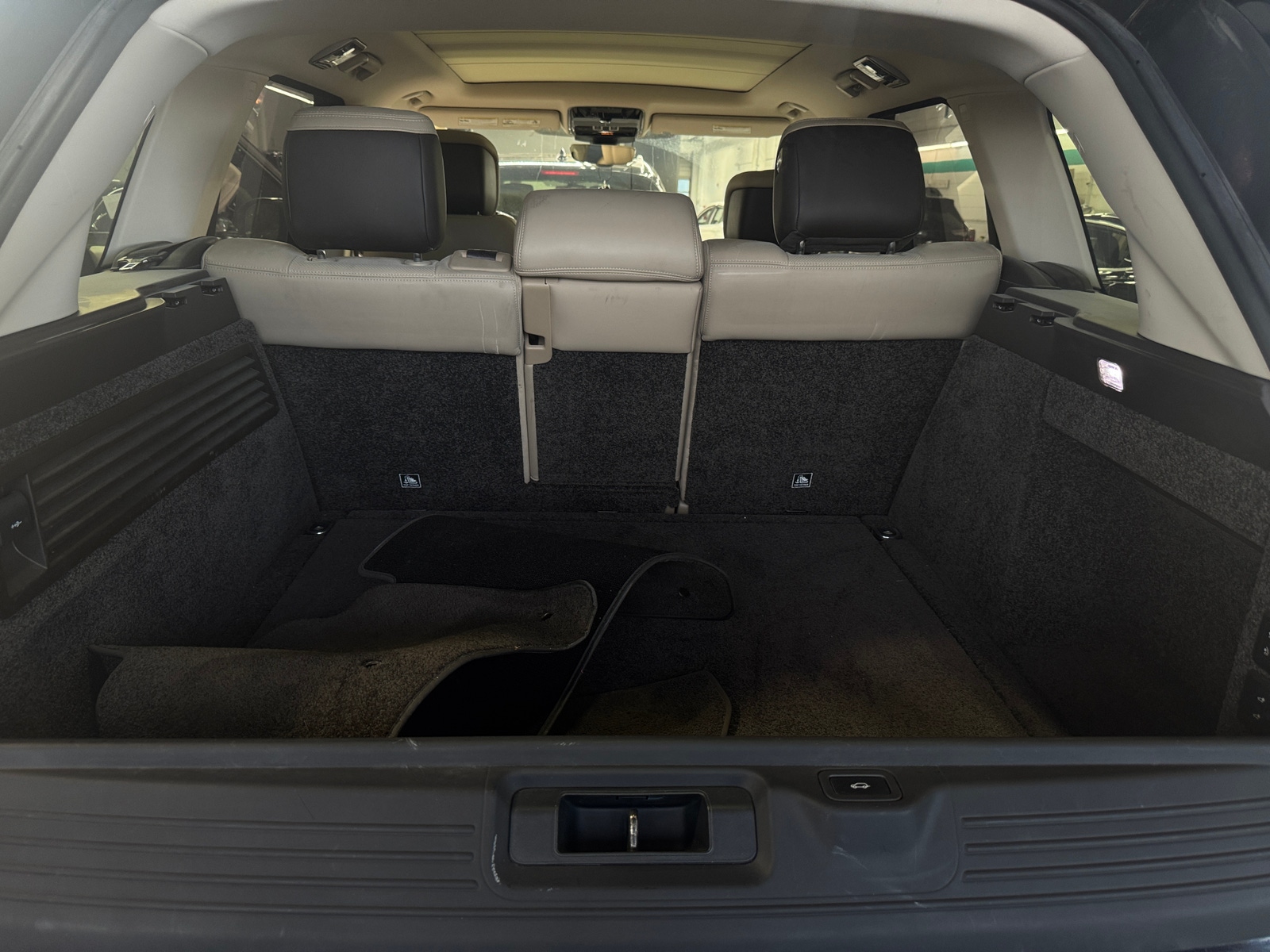 Thumbnail: 2018 Land Rover Range Rover - 6