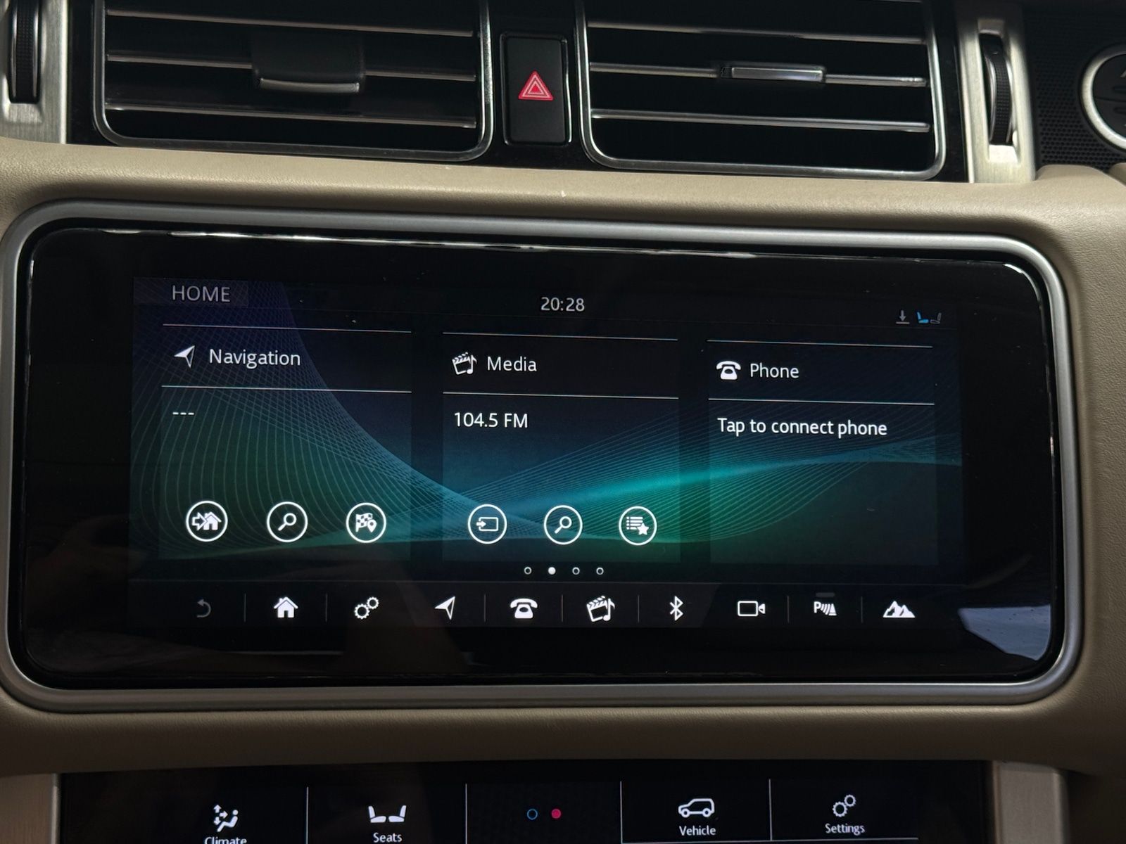 Thumbnail: 2018 Land Rover Range Rover - 3