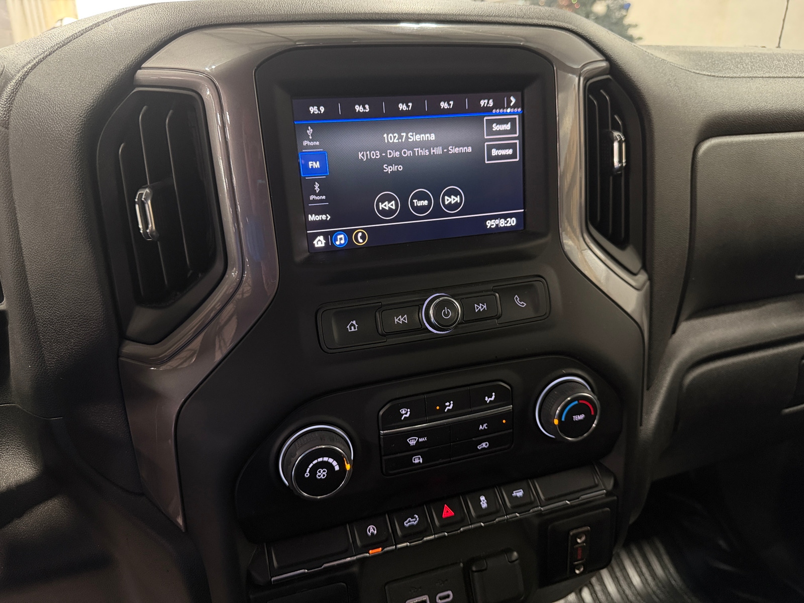 Thumbnail: 2022 Chevrolet Silverado 1500 - 4
