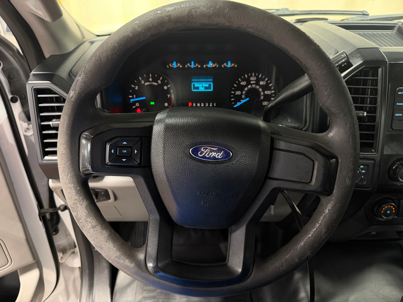 Thumbnail: 2016 Ford Econoline - 5