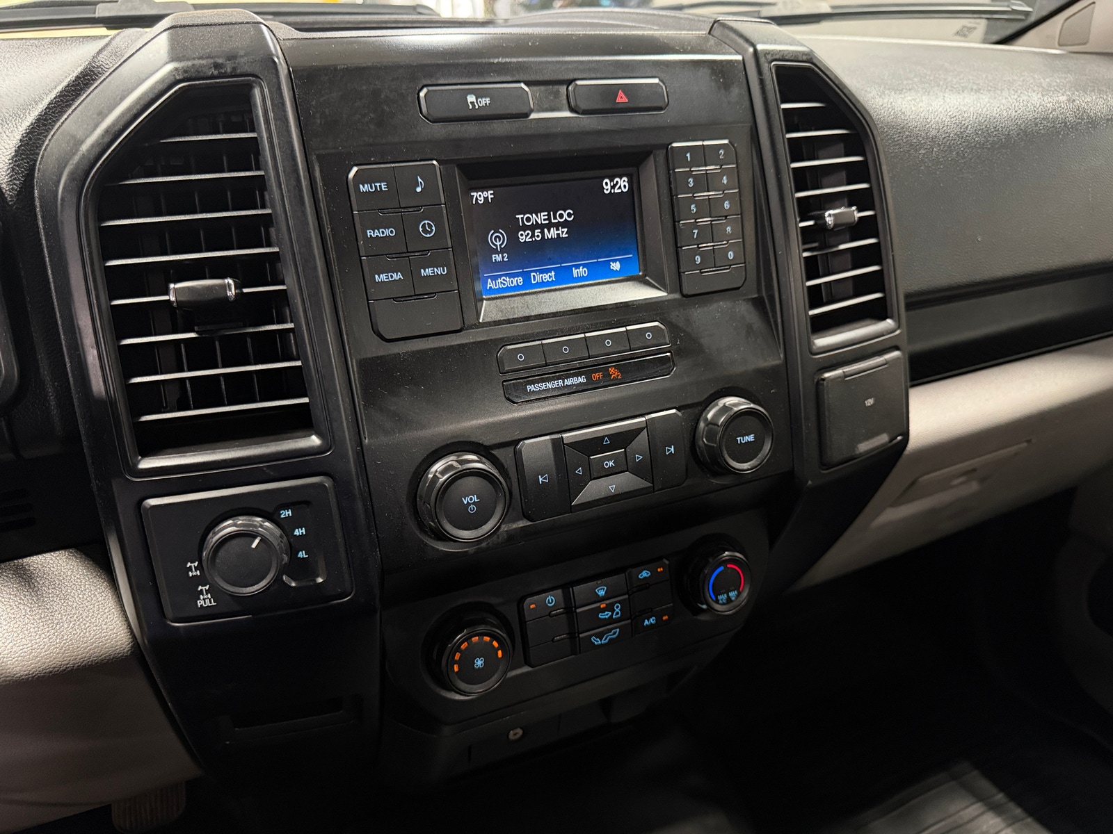 Thumbnail: 2016 Ford Econoline - 4
