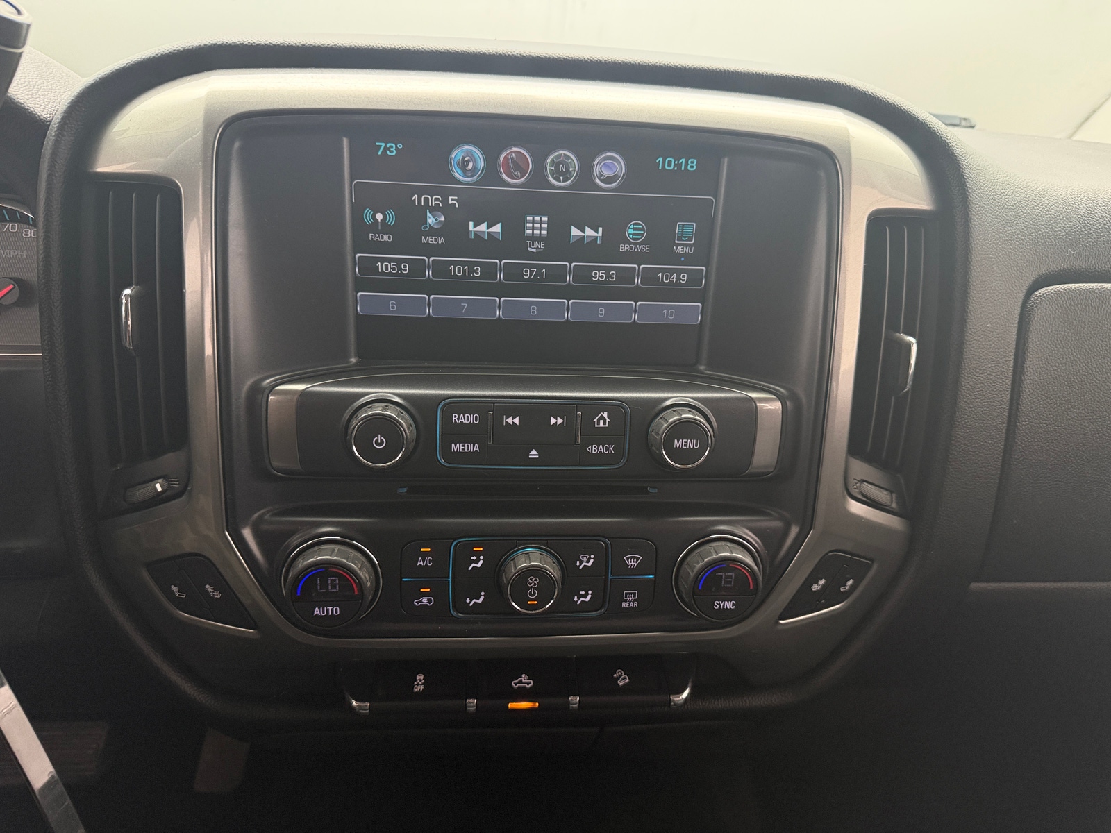 Thumbnail: 2018 Chevrolet Silverado 1500 - 3
