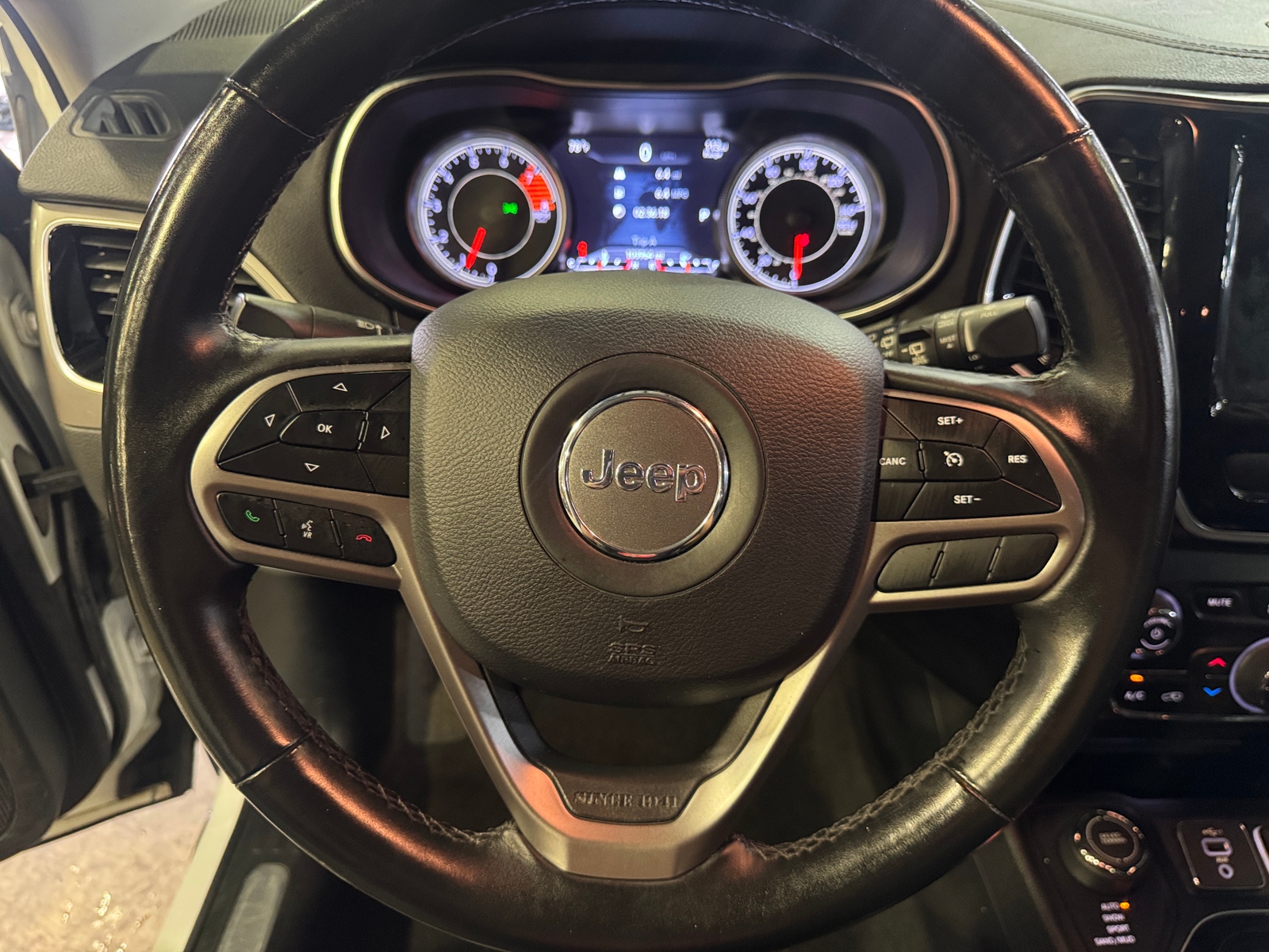 Thumbnail: 2019 Jeep Cherokee - 4