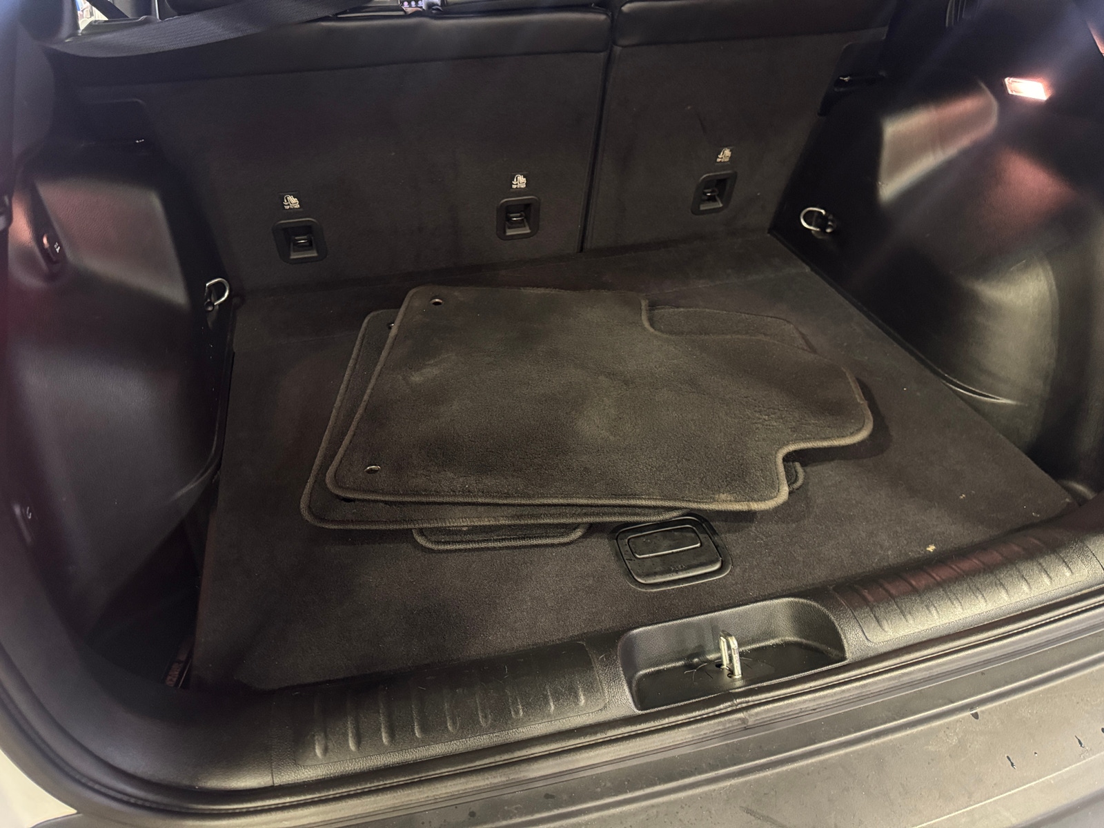 Thumbnail: 2019 Jeep Cherokee - 6