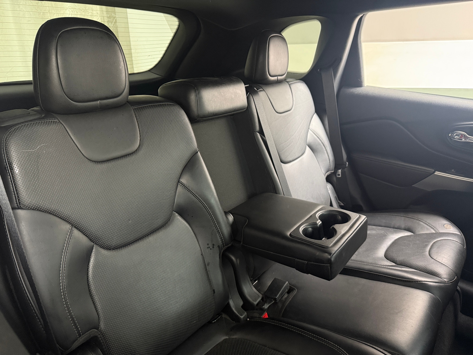 Thumbnail: 2019 Jeep Cherokee - 5