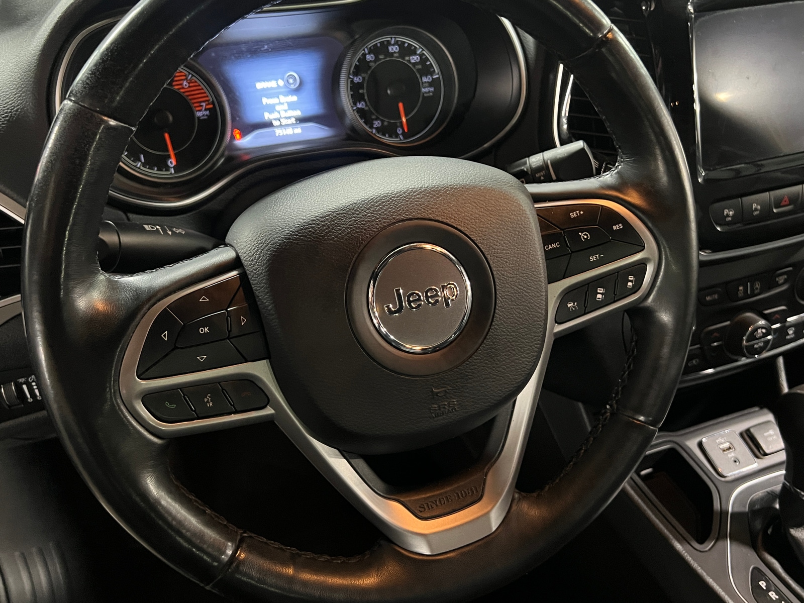 Thumbnail: 2019 Jeep Cherokee - 4