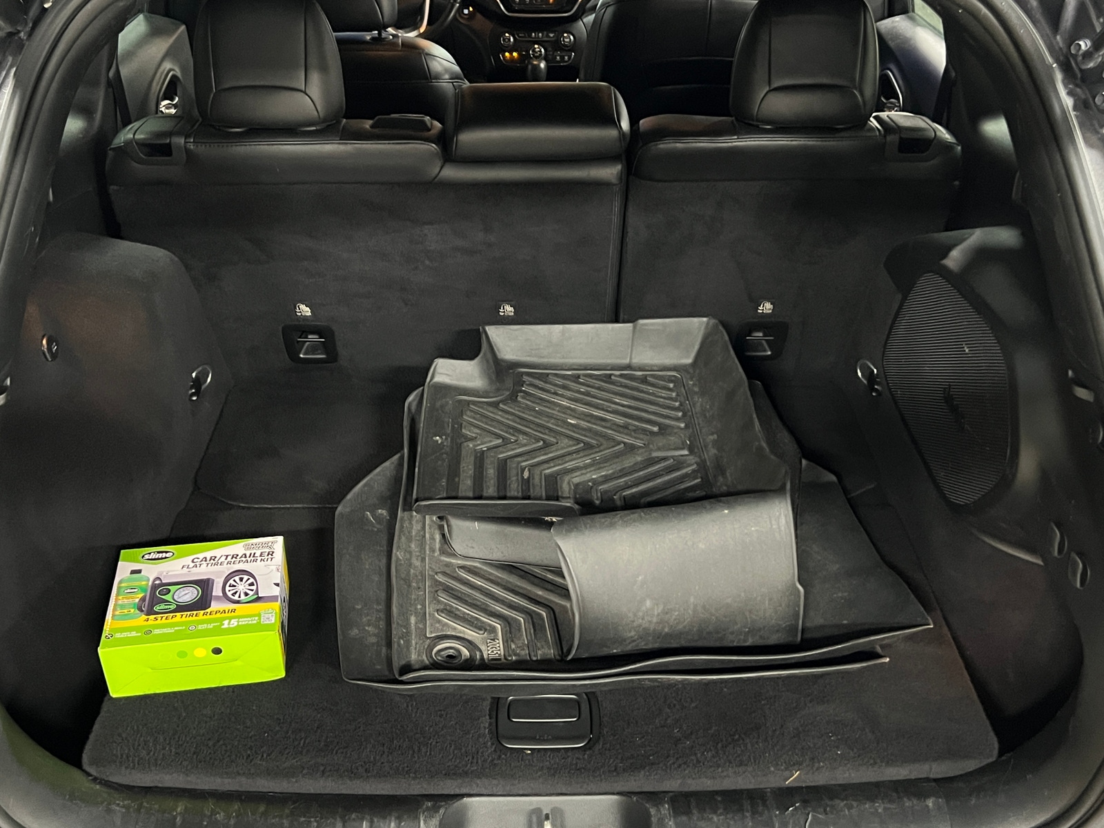 Thumbnail: 2019 Jeep Cherokee - 6