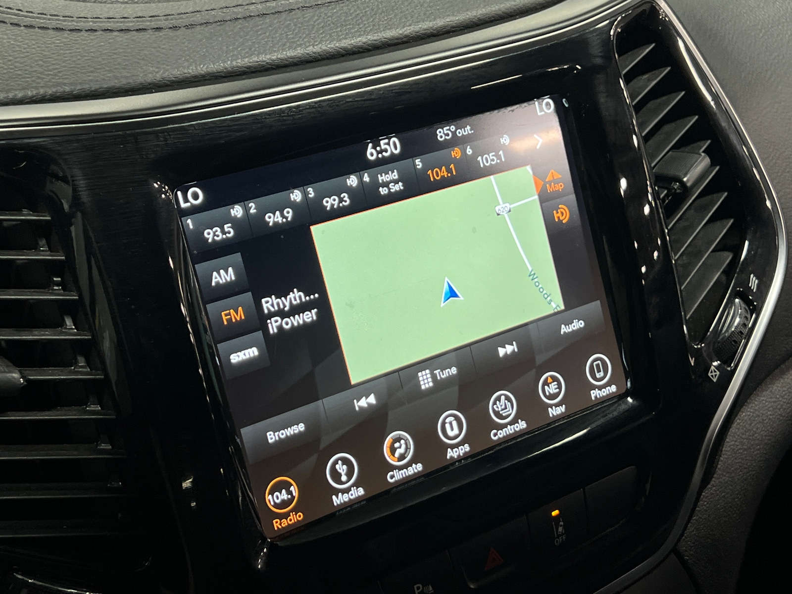 Thumbnail: 2019 Jeep Cherokee - 3