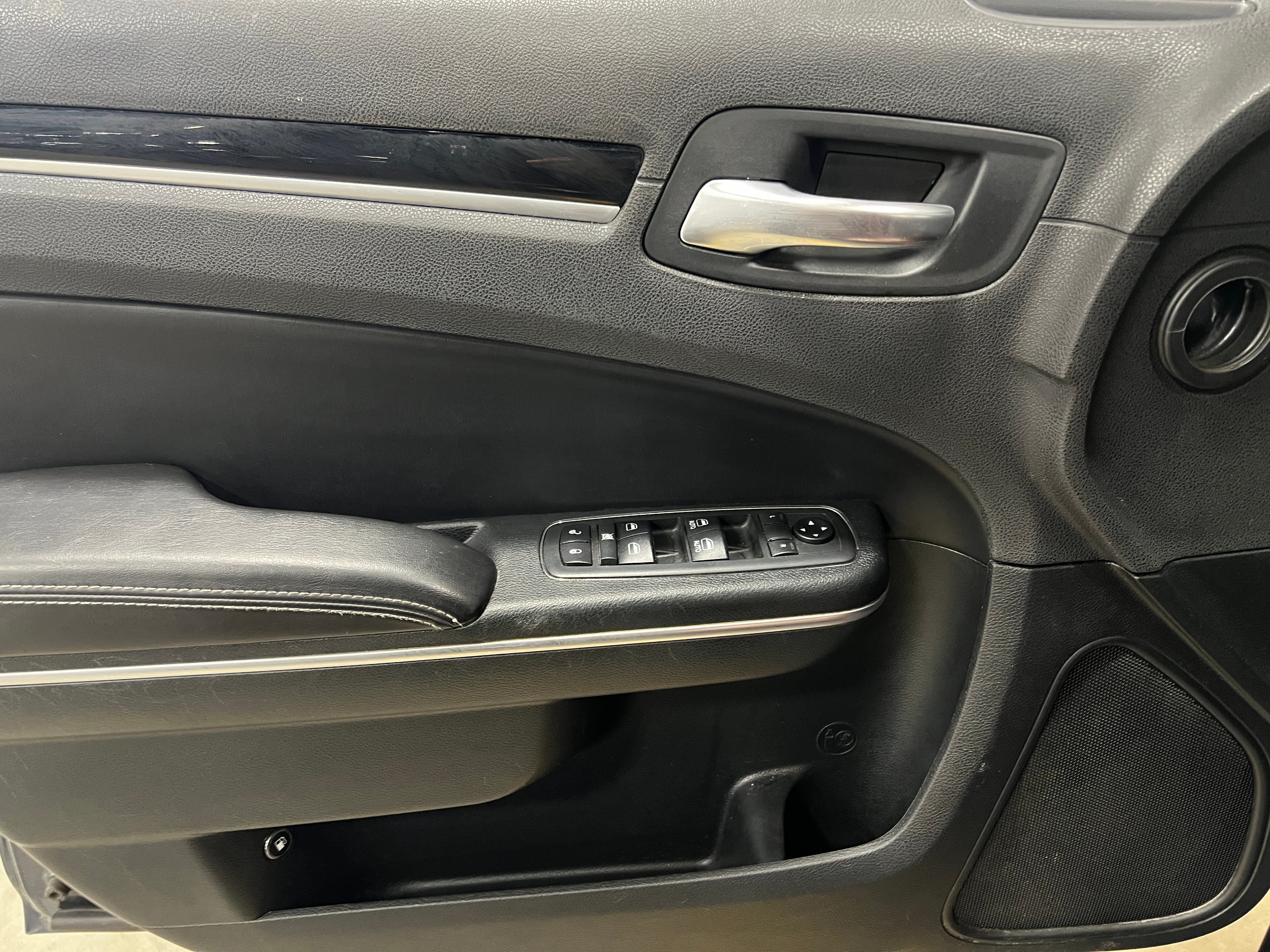 2018 Chrysler 300 S