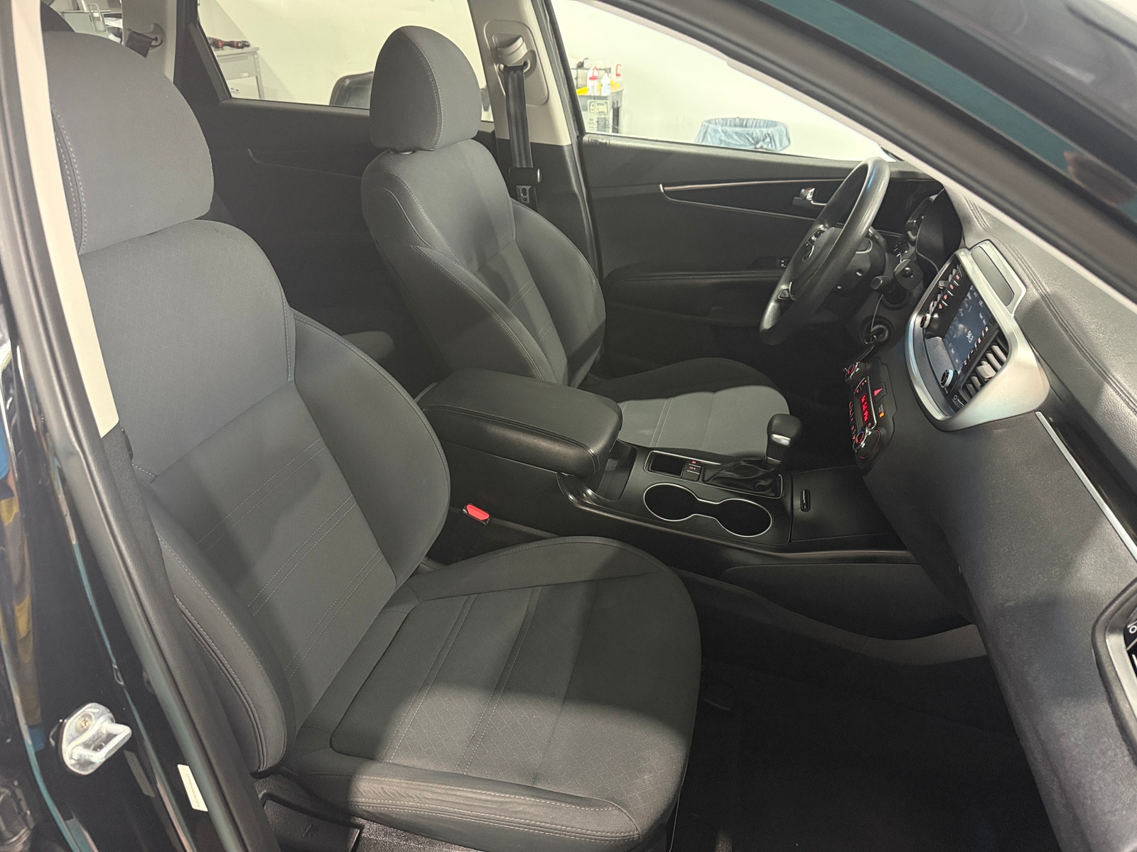 Thumbnail: 2019 Kia Sorento - 2