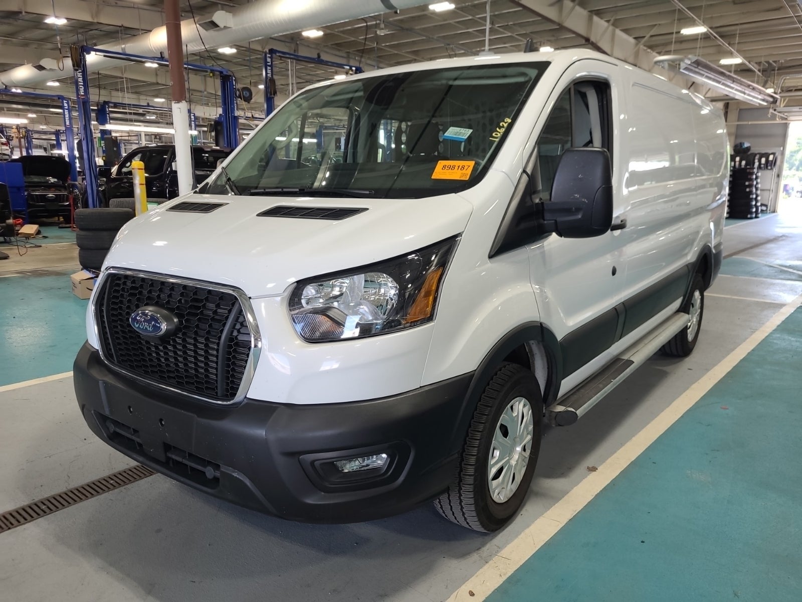 2025 Ford T250 Vans 3.5l V6 Di Dohc Gas T250 Vans Low Roof Cargo Van RWD 148 2d