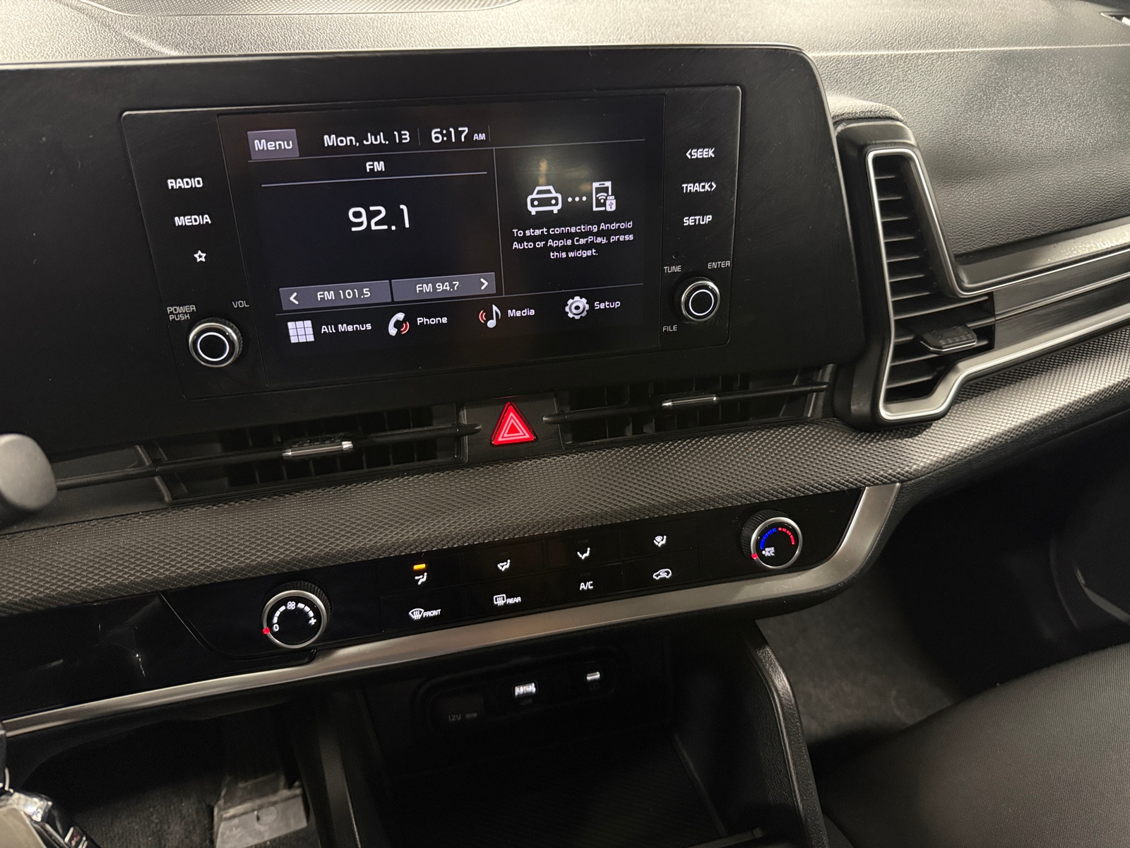 Thumbnail: 2023 Kia Sportage - 4