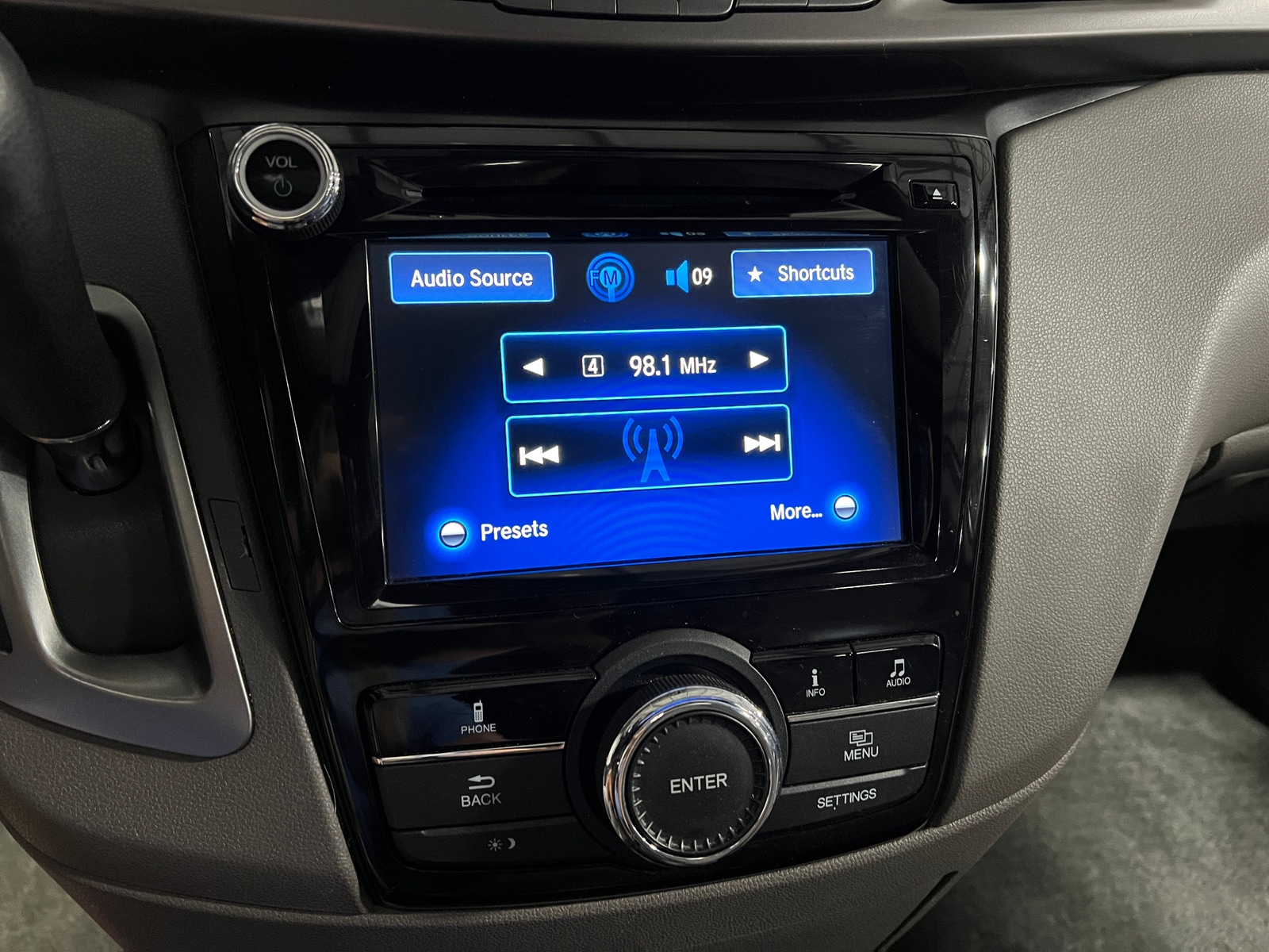 Thumbnail: 2016 Honda Odyssey - 3