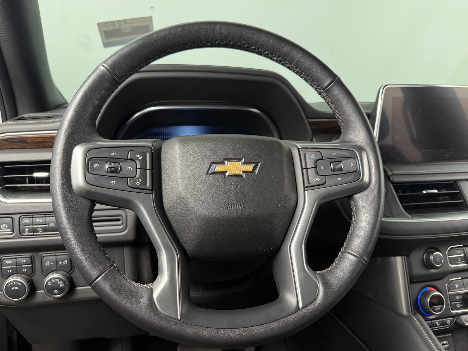 Thumbnail: 2022 Chevrolet Suburban - 4