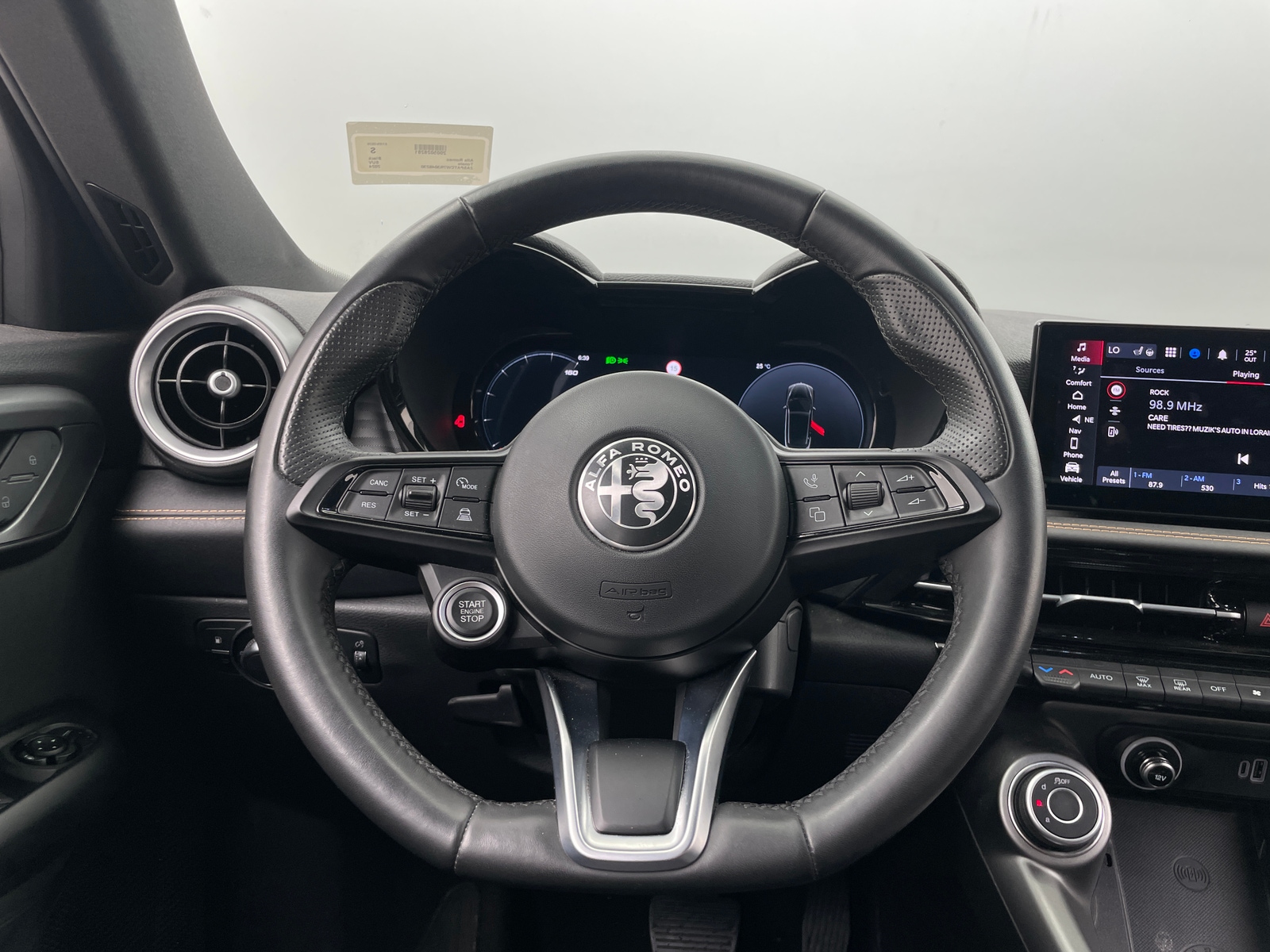 Thumbnail: 2024 Alfa Romeo Tonale - 5