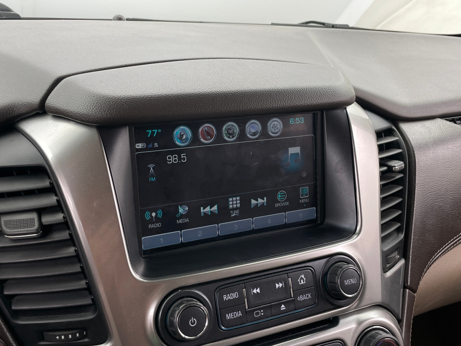 Thumbnail: 2019 Chevrolet Tahoe - 3