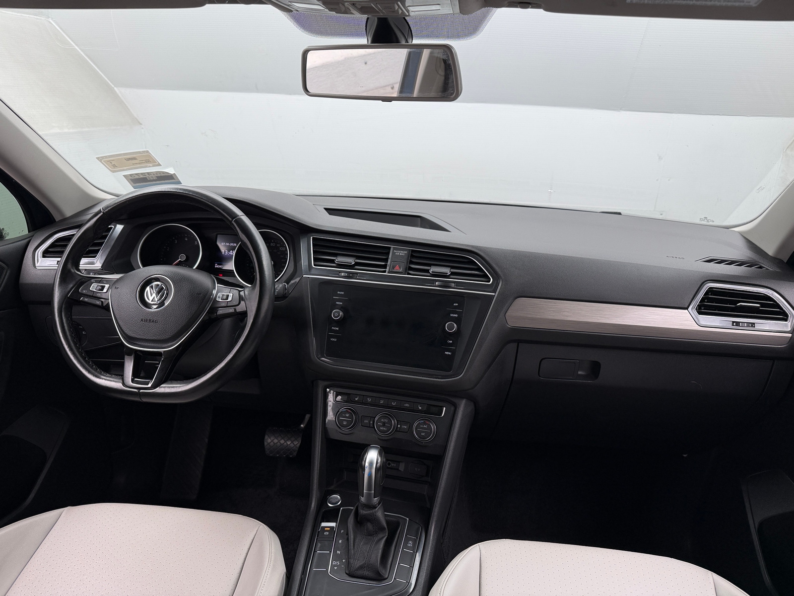 Thumbnail: 2019 Volkswagen Tiguan - 2