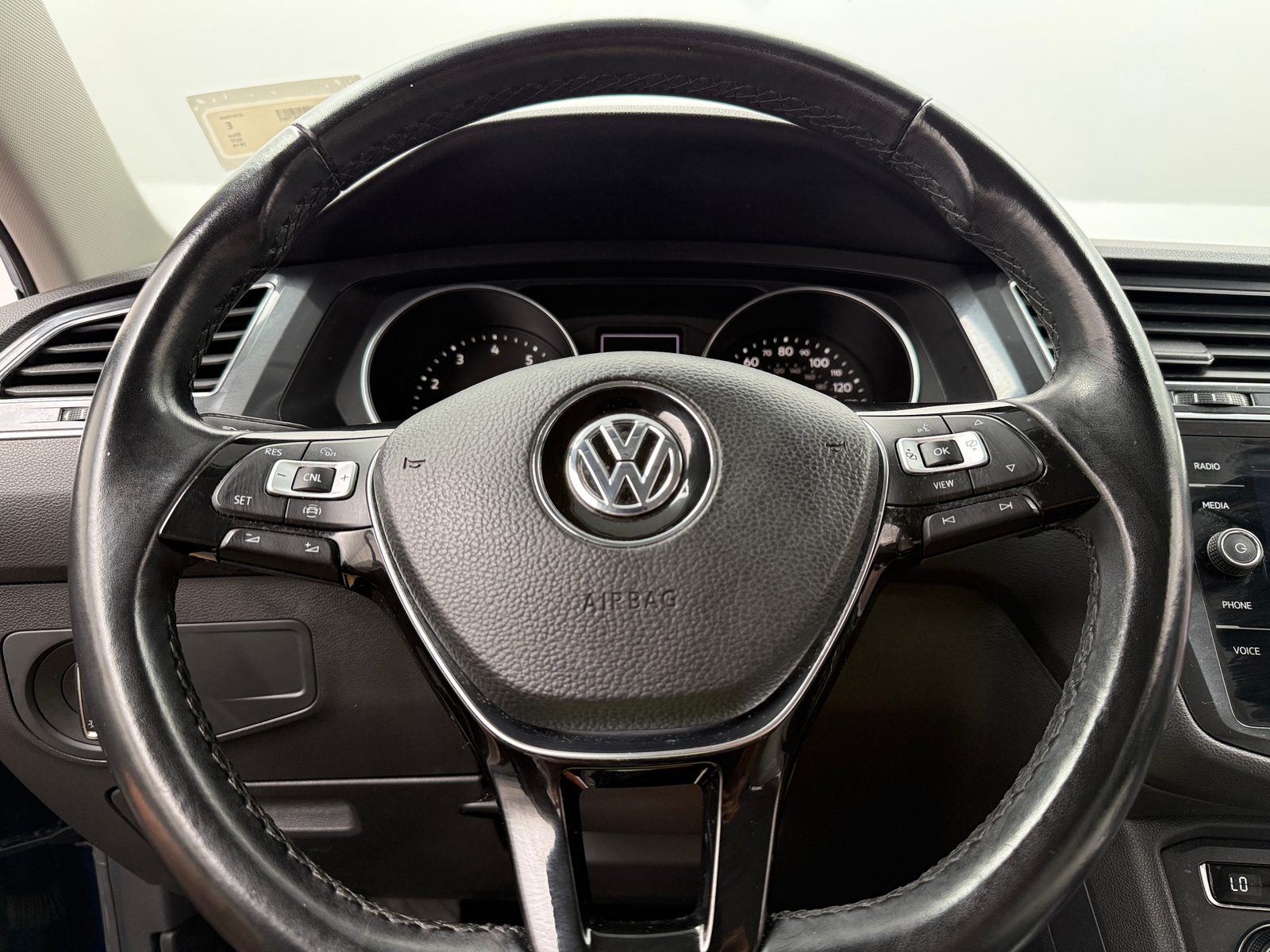 Thumbnail: 2019 Volkswagen Tiguan - 4