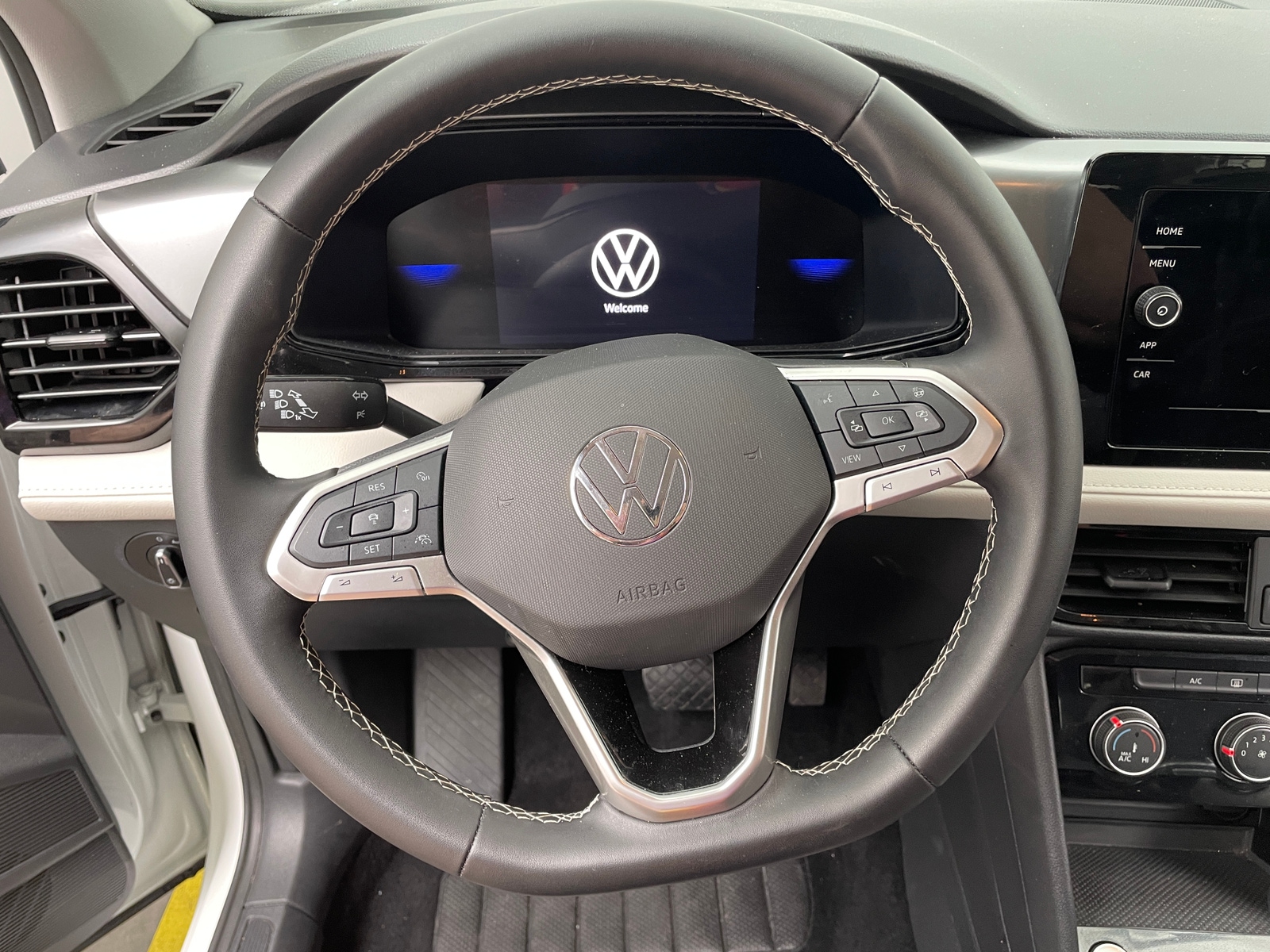 Thumbnail: 2025 Volkswagen Taos - 5