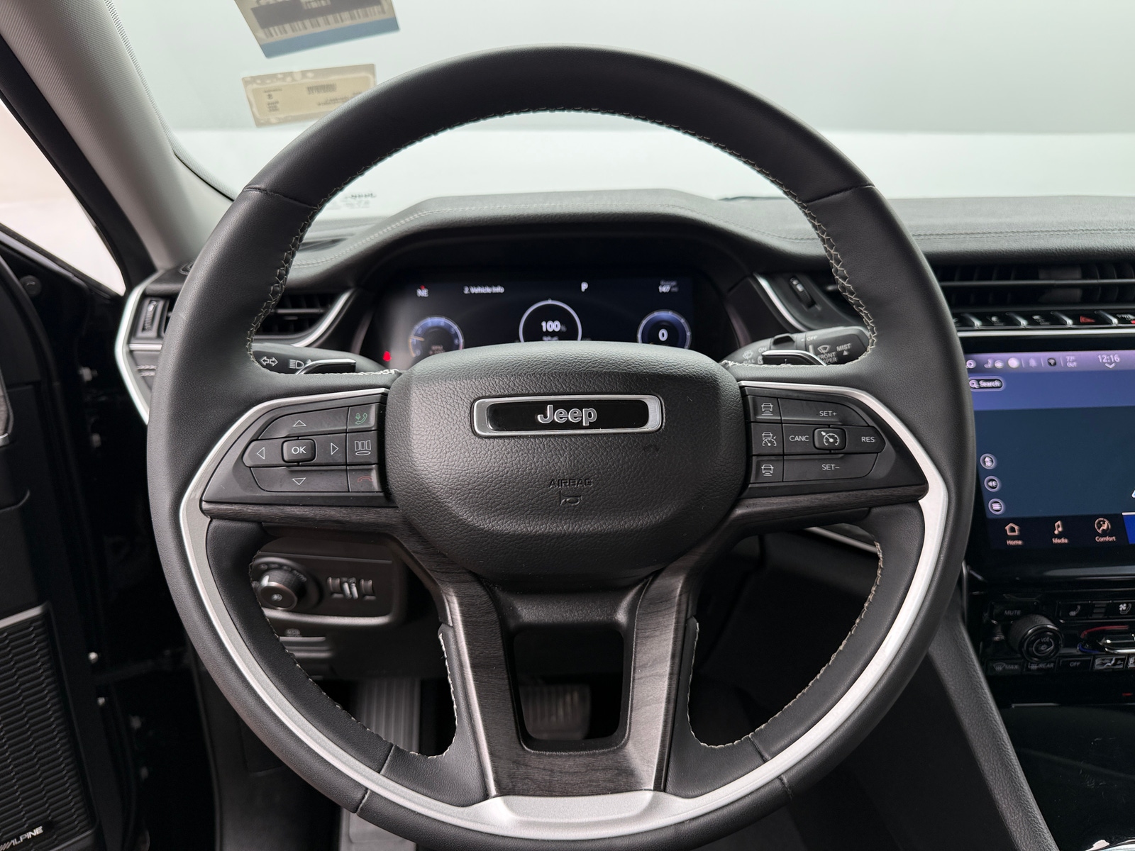 Thumbnail: 2023 Jeep Grand Cherokee L - 4