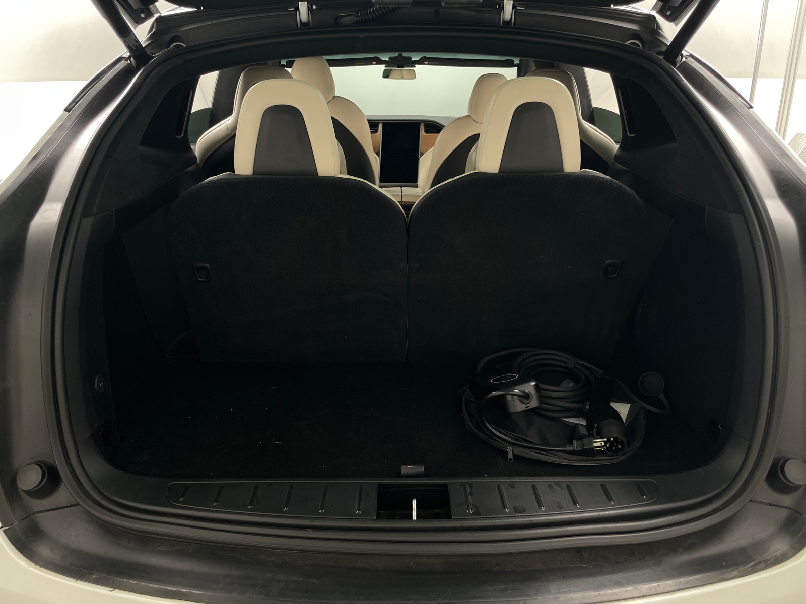 Thumbnail: 2020 Tesla Model X - 6