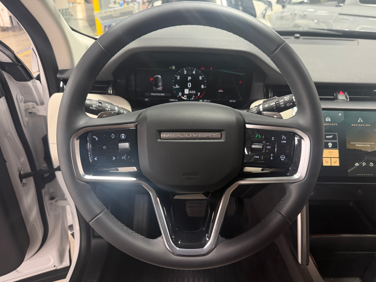 Thumbnail: 2024 Land Rover Discovery Sport - 4