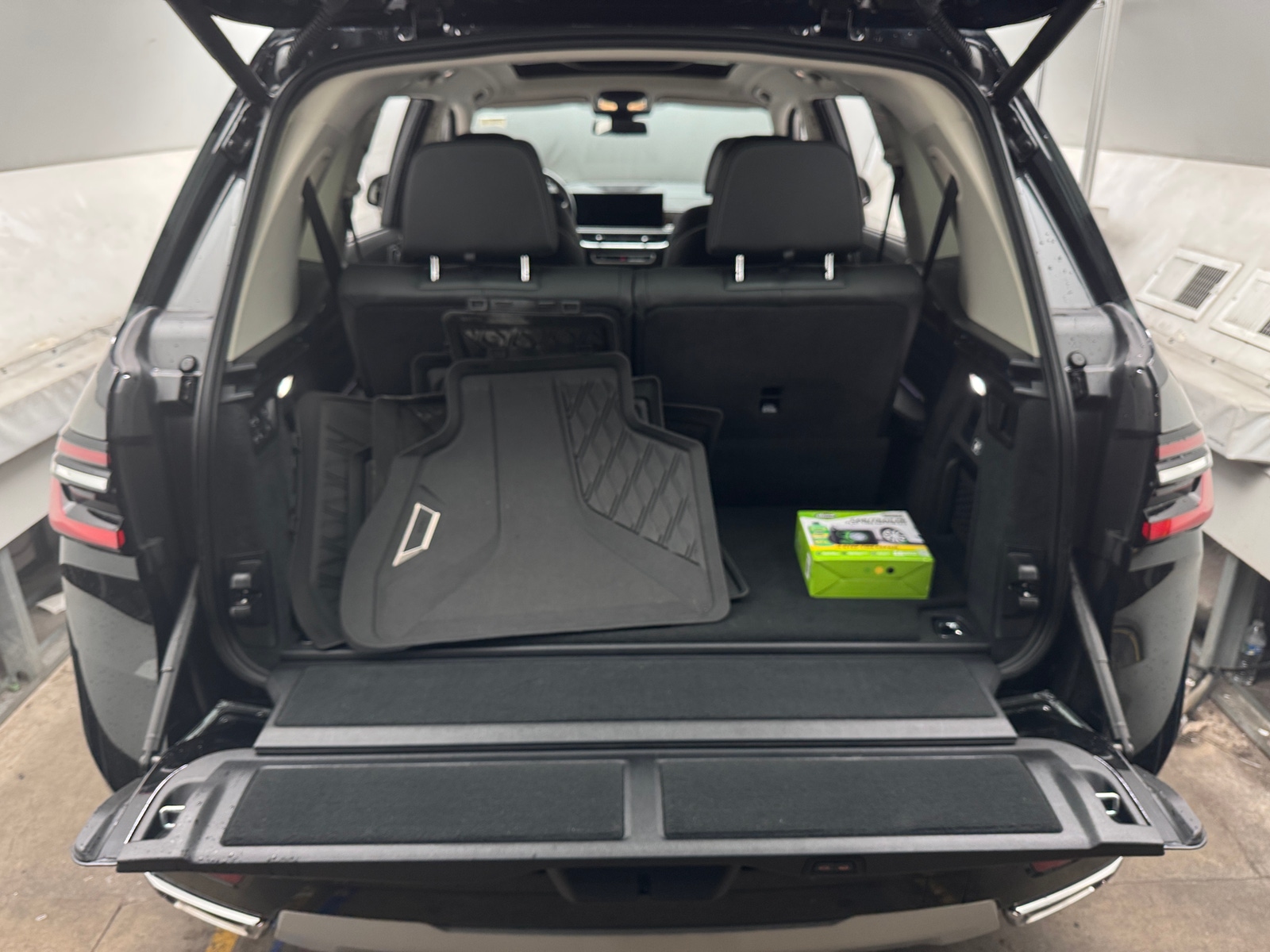 Thumbnail: 2024 BMW X7 - 6