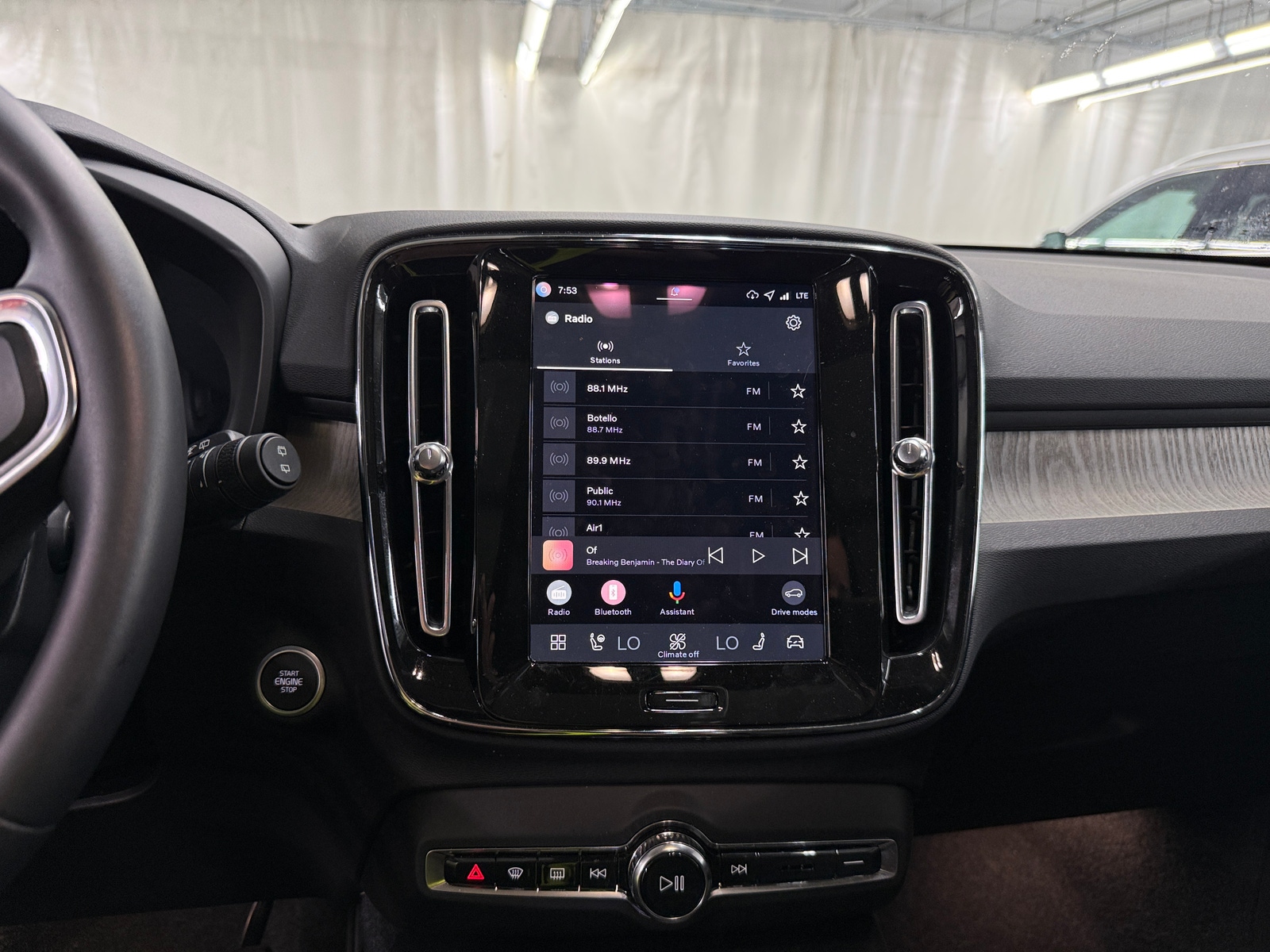 Thumbnail: 2026 Volvo XC40 - 4