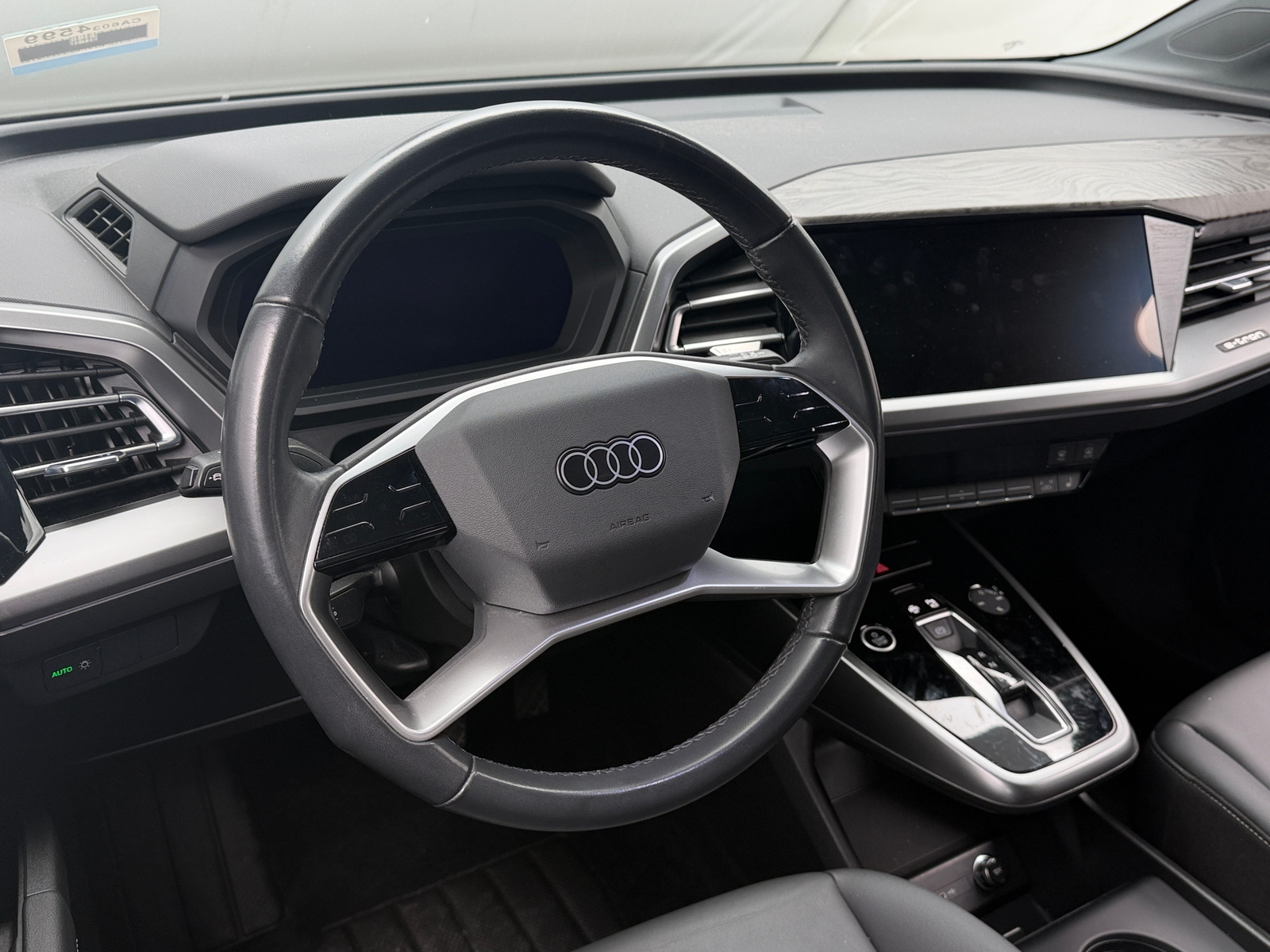 Thumbnail: 2023 Audi Q4 e-tron - 4