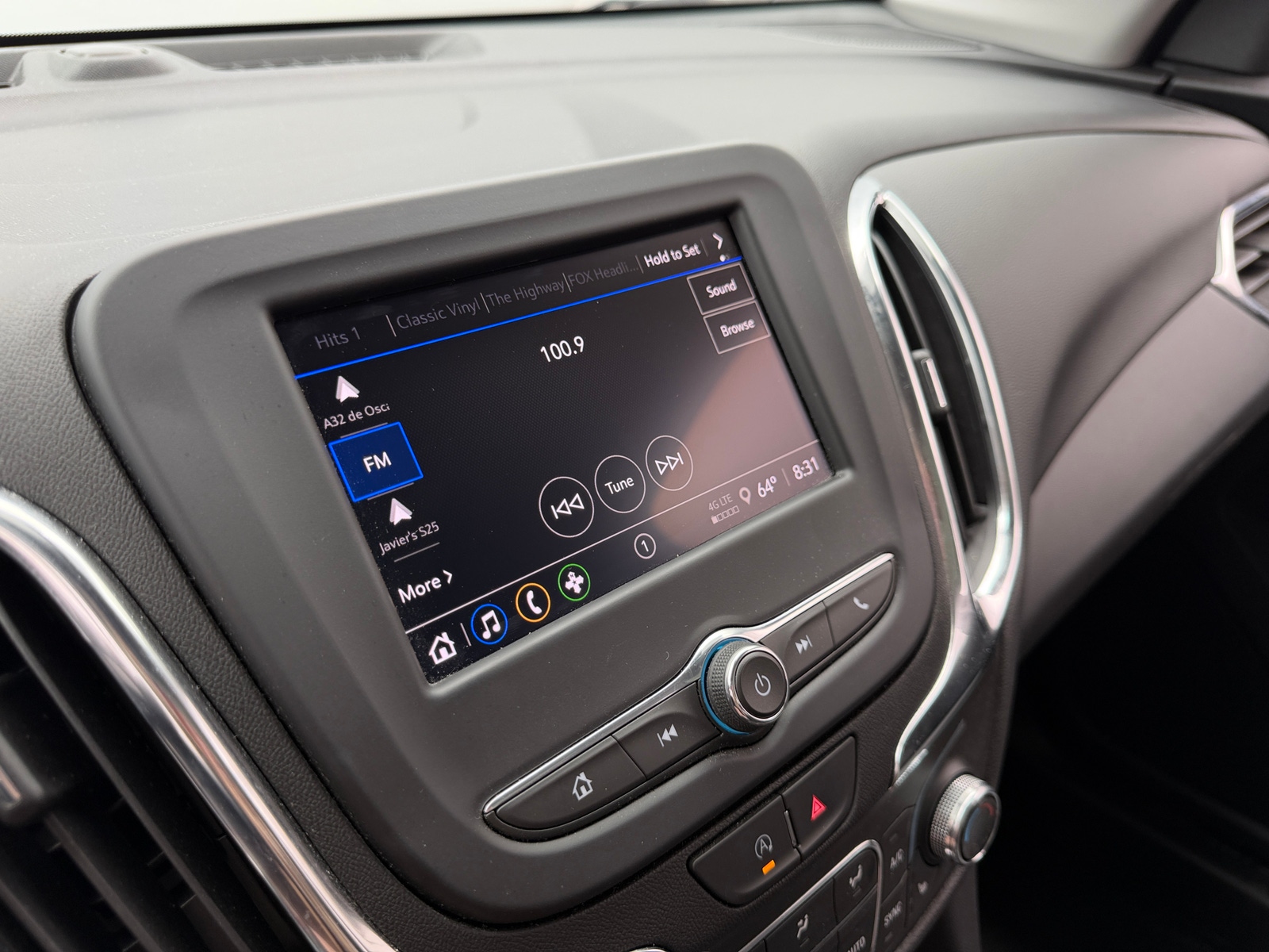 Thumbnail: 2022 Chevrolet Equinox - 4