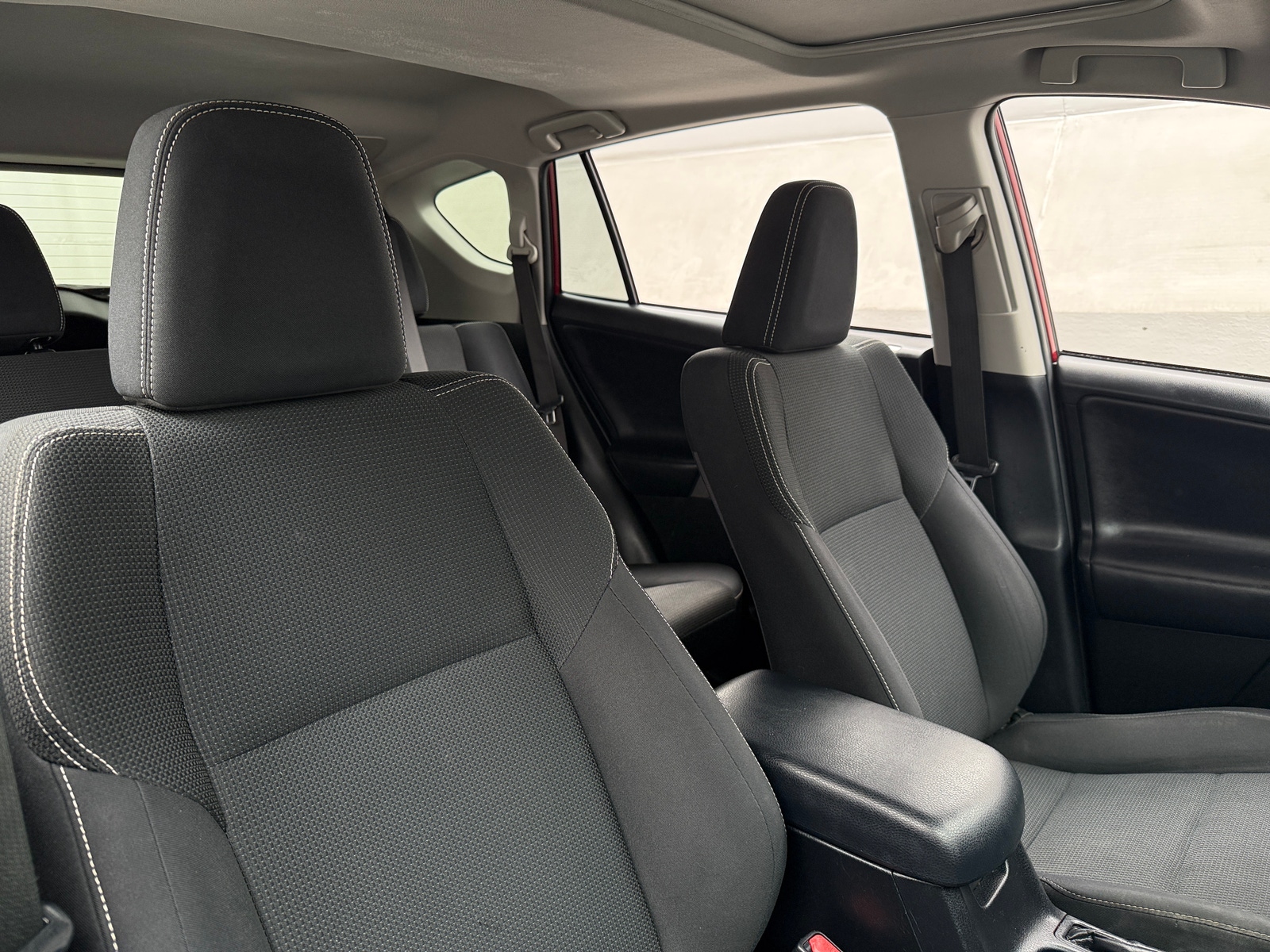 Thumbnail: 2018 Toyota RAV4 - 2