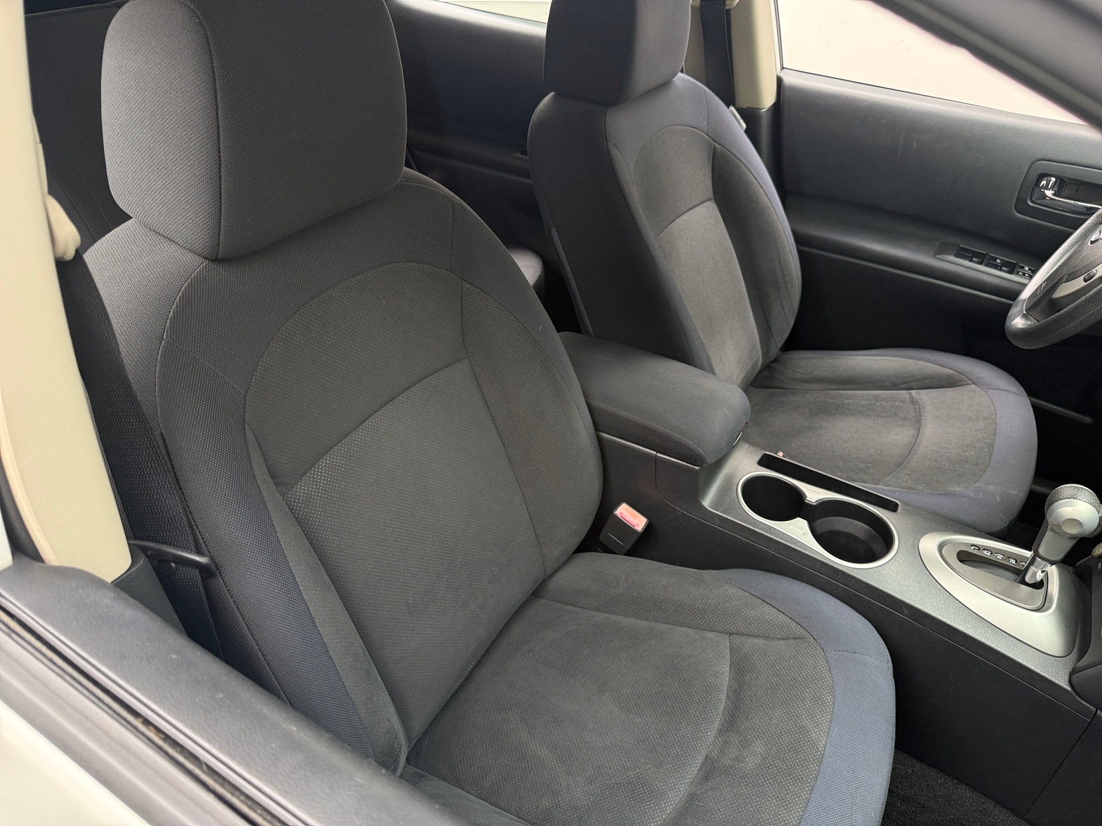 Thumbnail: 2010 Nissan Rogue - 2