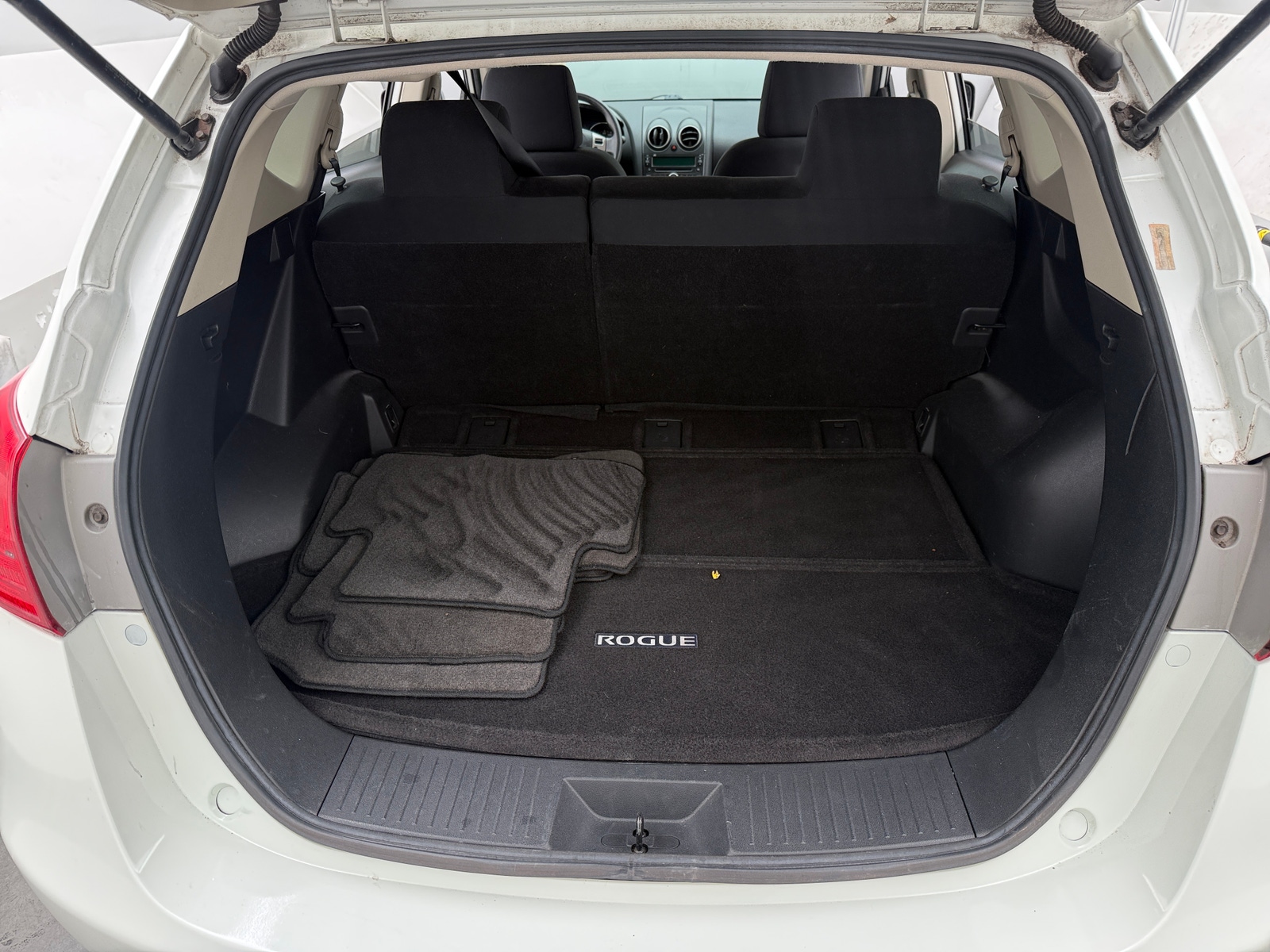 Thumbnail: 2010 Nissan Rogue - 7